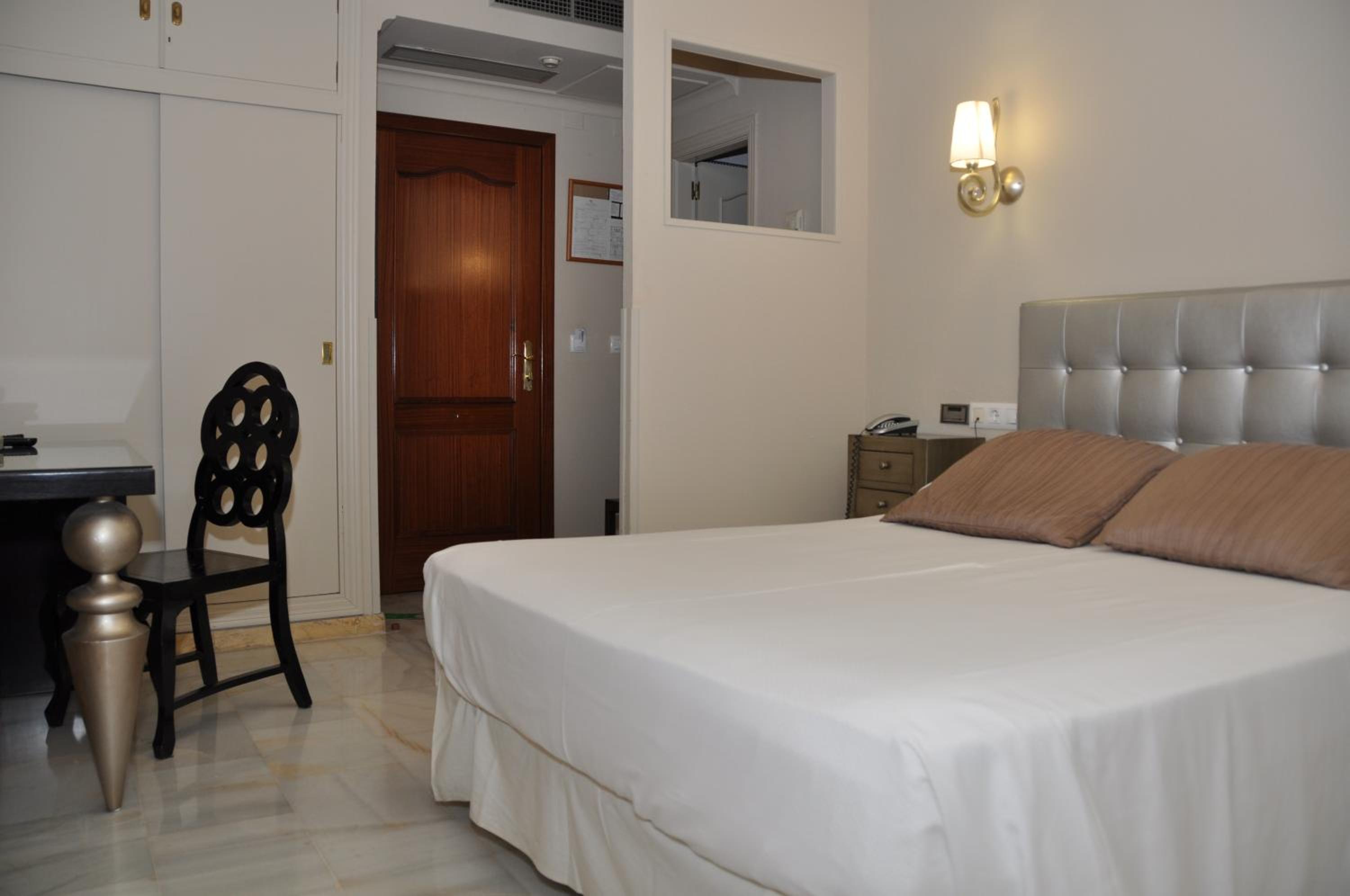 Superior Double Room - Photo 4