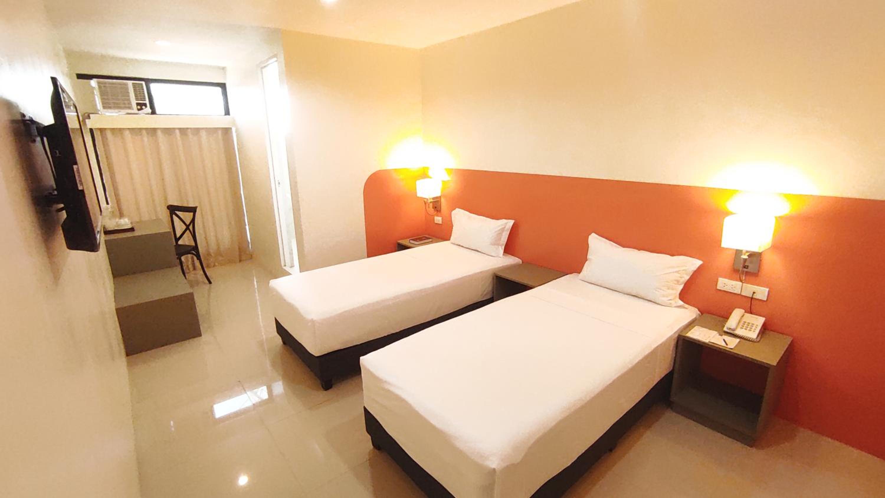 Standard Twin Room photo 2