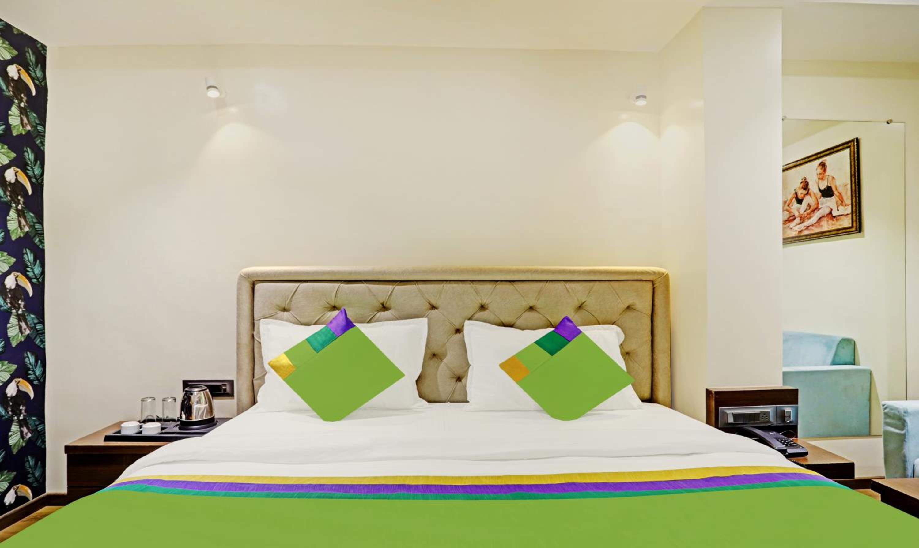 Deluxe Room - Photo 5
