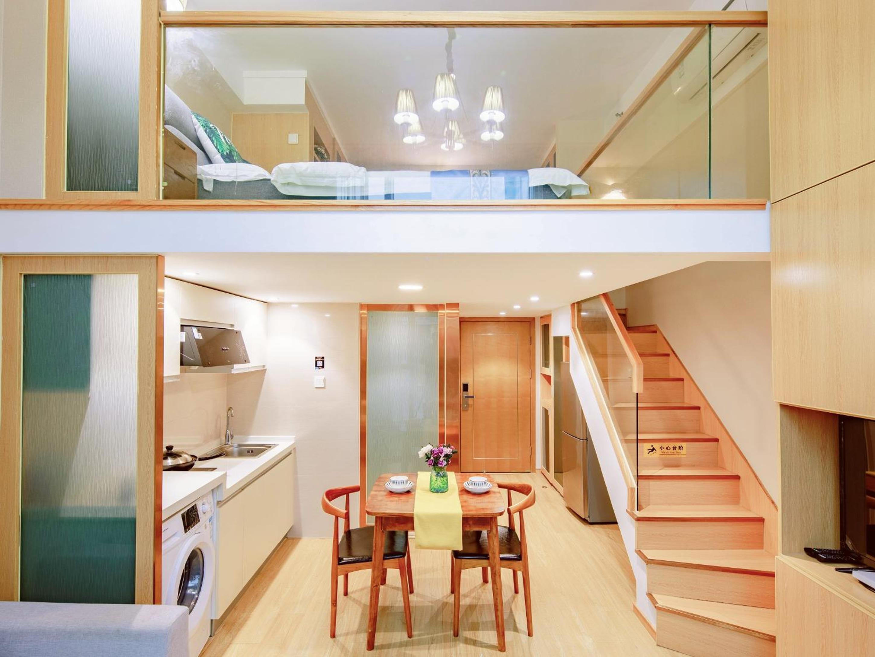 Sunshine Loft King Room