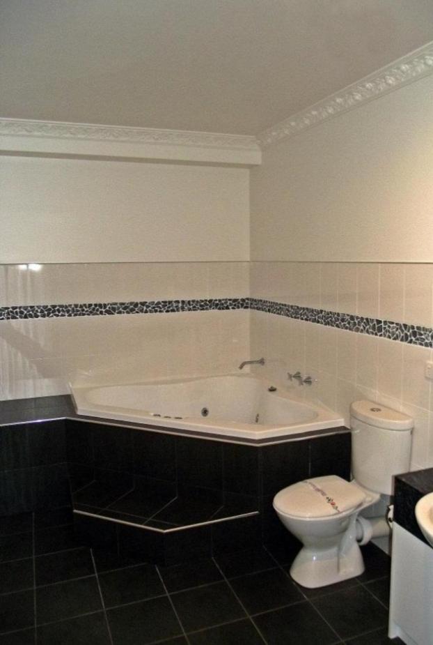 Deluxe Queen Suite photo 3