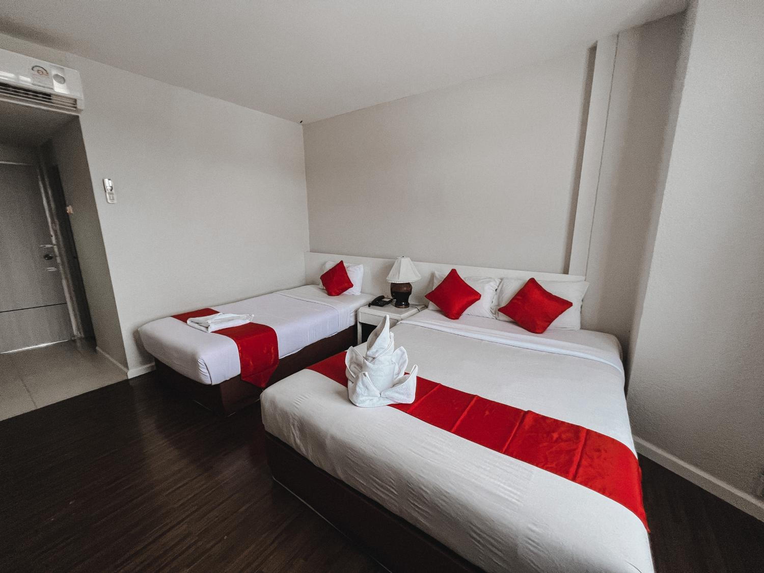 Deluxe Triple Room photo 2