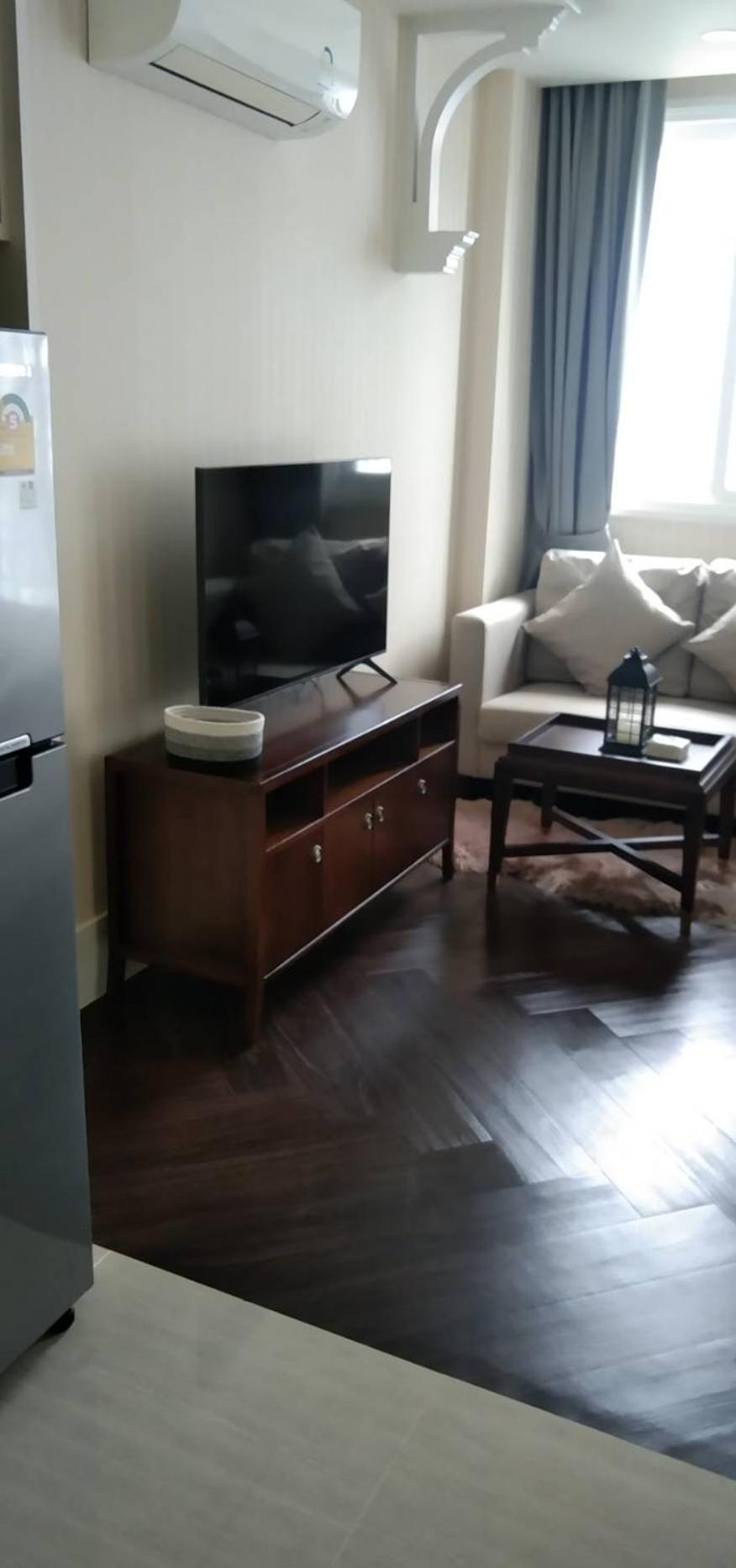 One-Bedroom Apartment - Photo 1