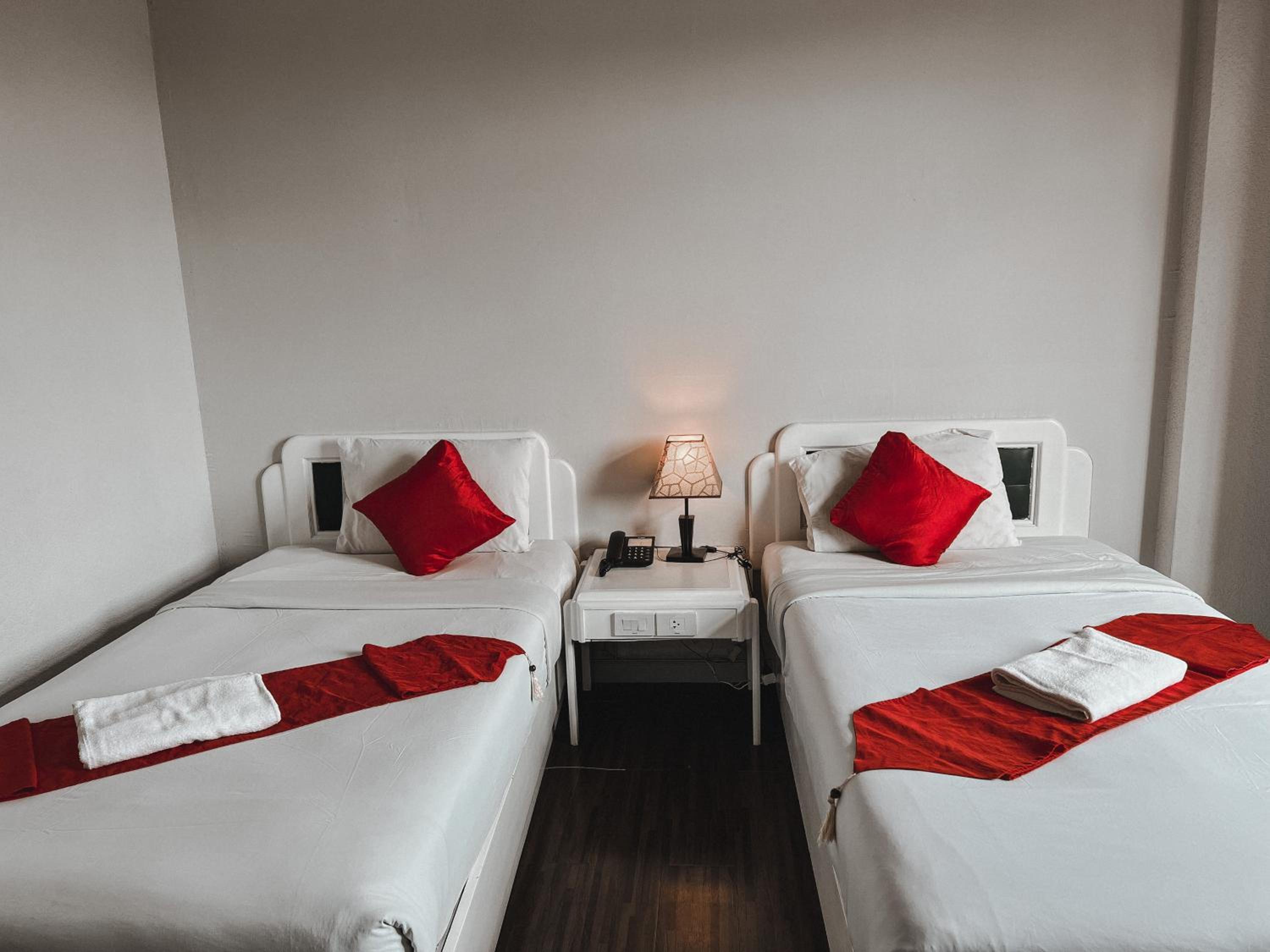 Standard Twin Room photo 2