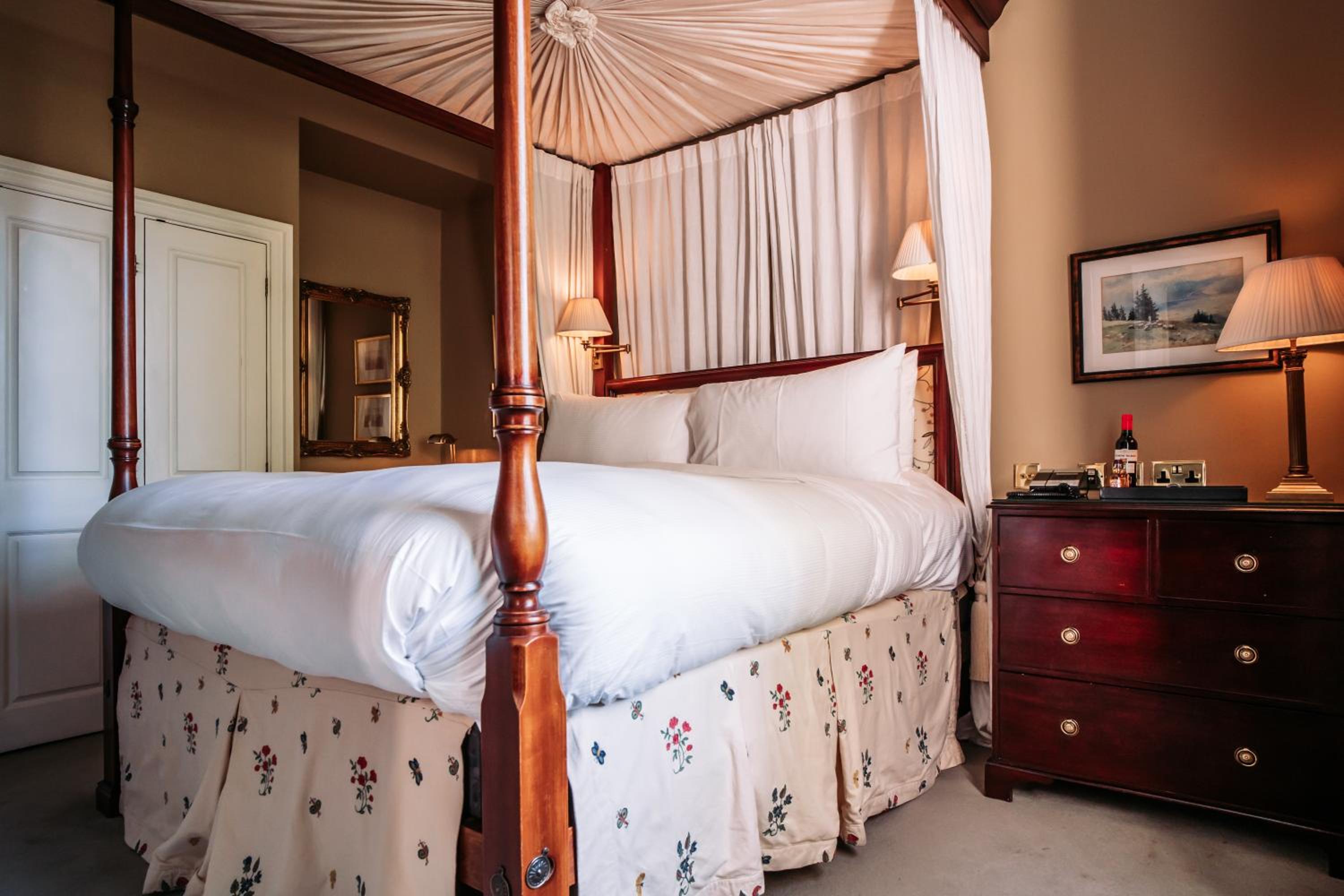 Roseate Suite photo 2