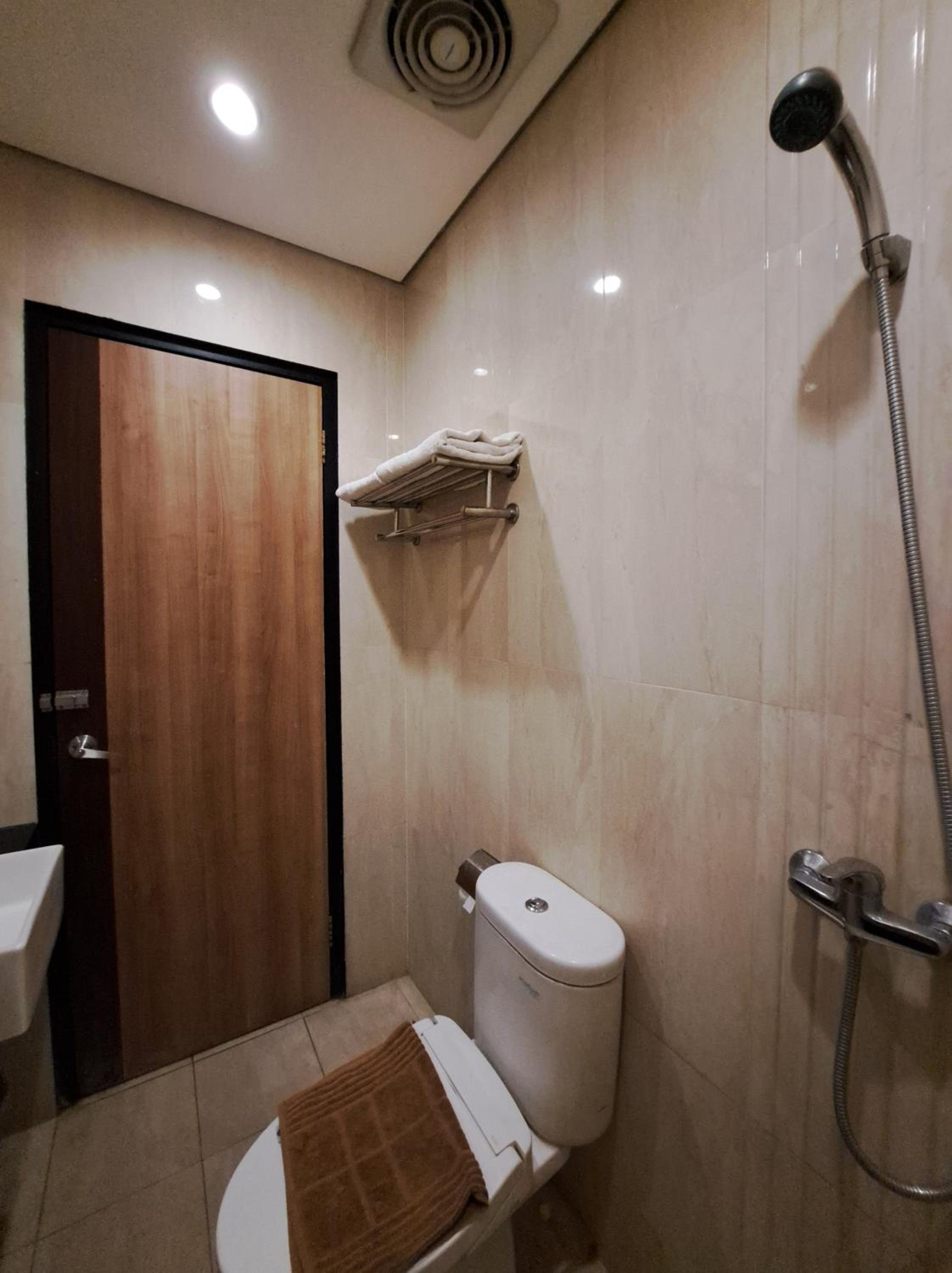 Standard King Room - Photo 2