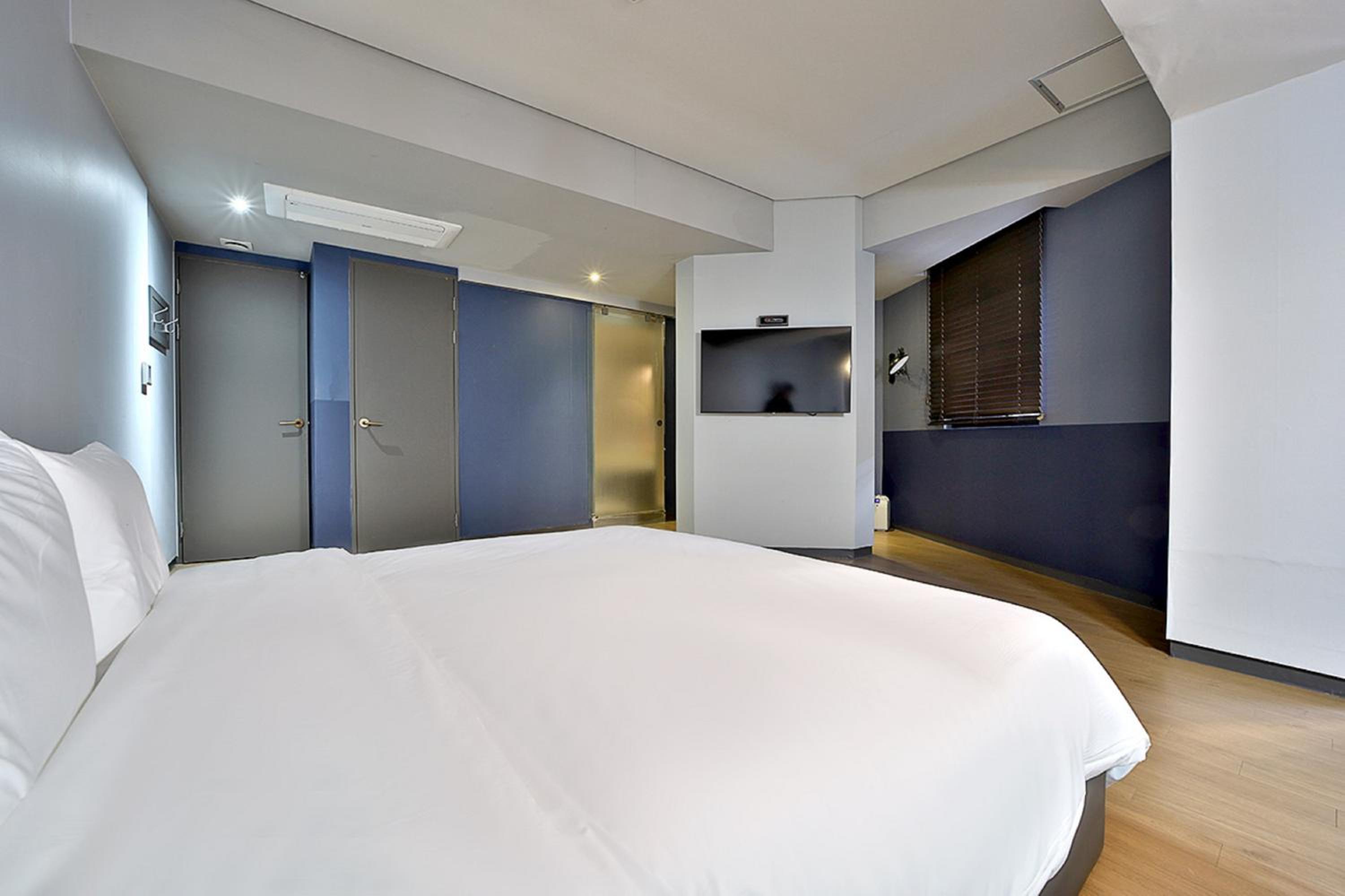 Royal Room photo 3