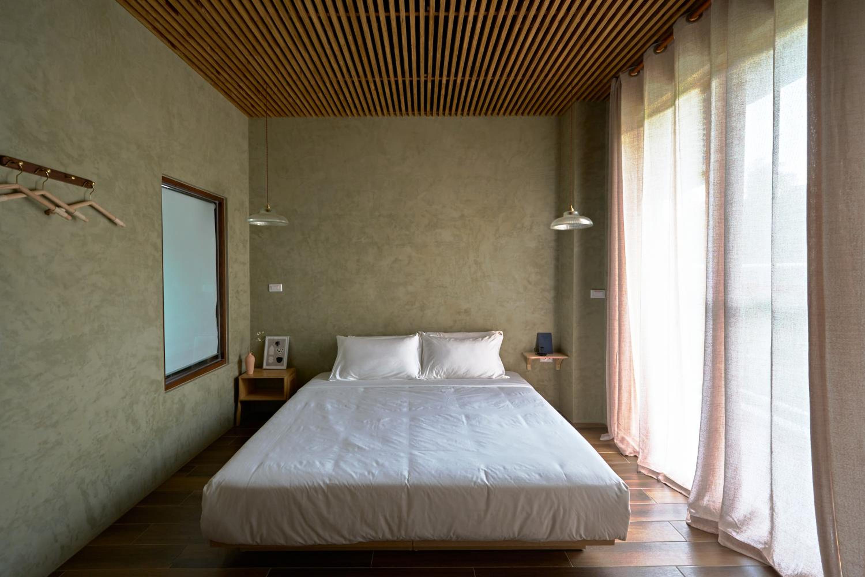 Queen Room photo 3