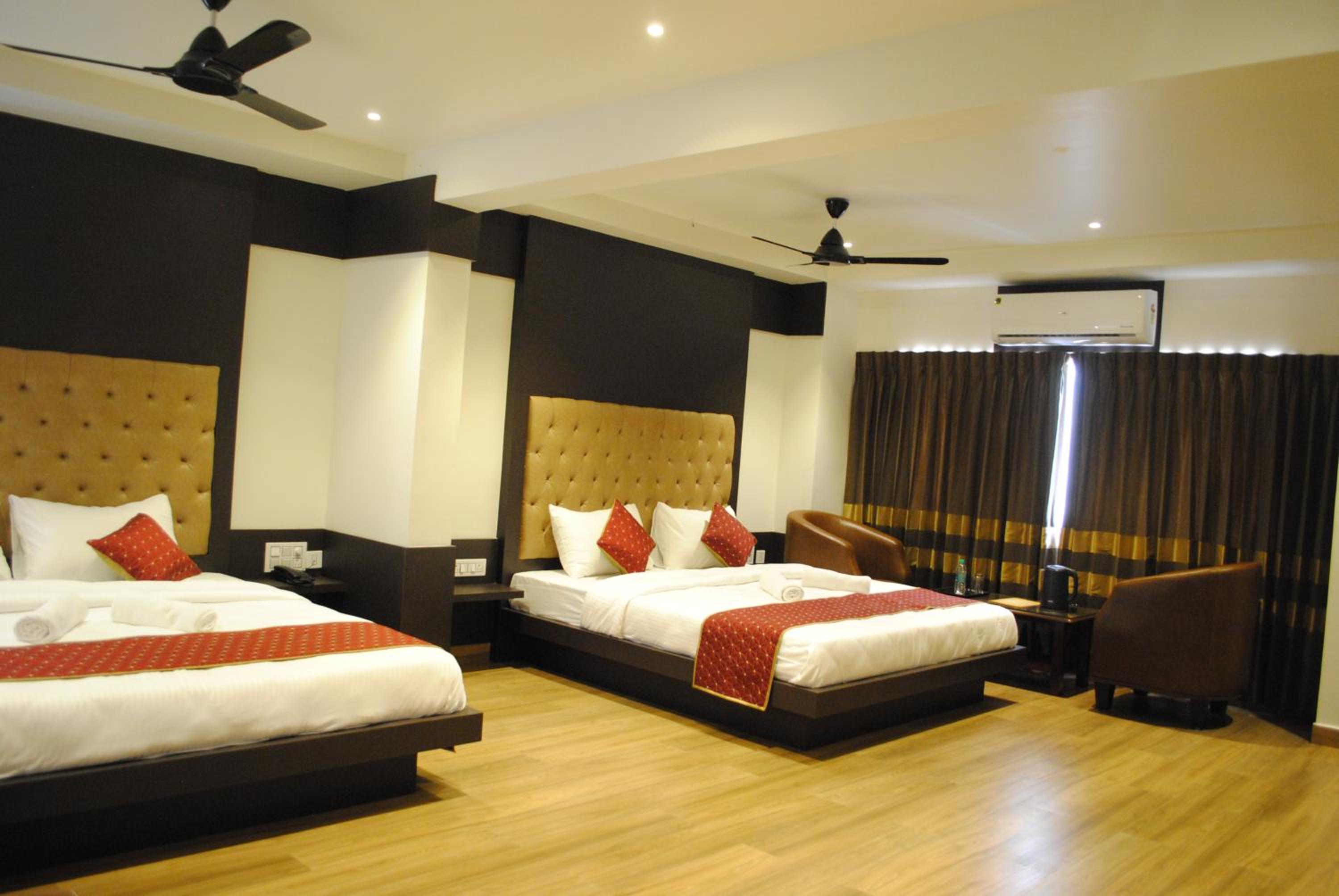 Deluxe Family Room