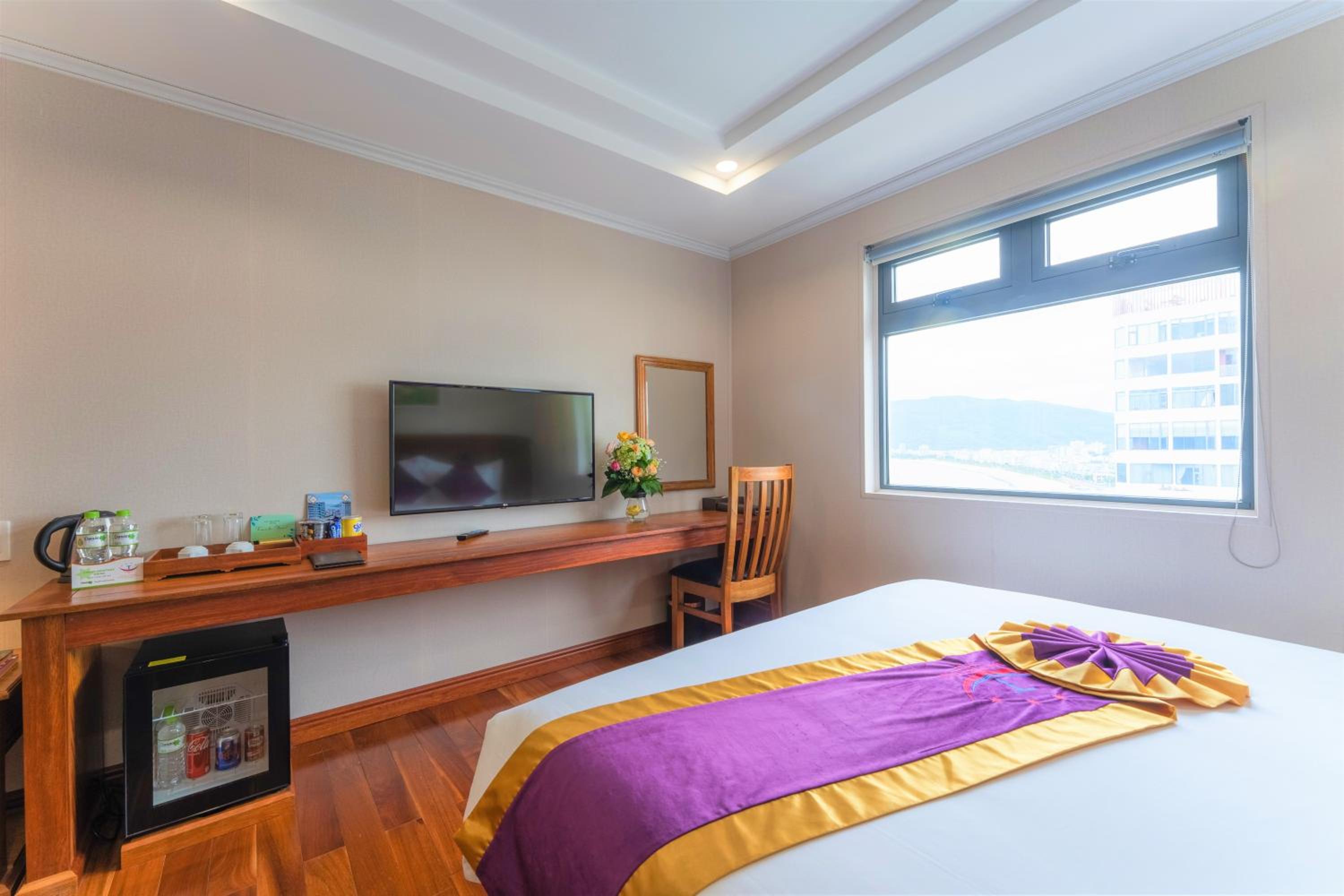 Superior Double Room with City View - Photo 3