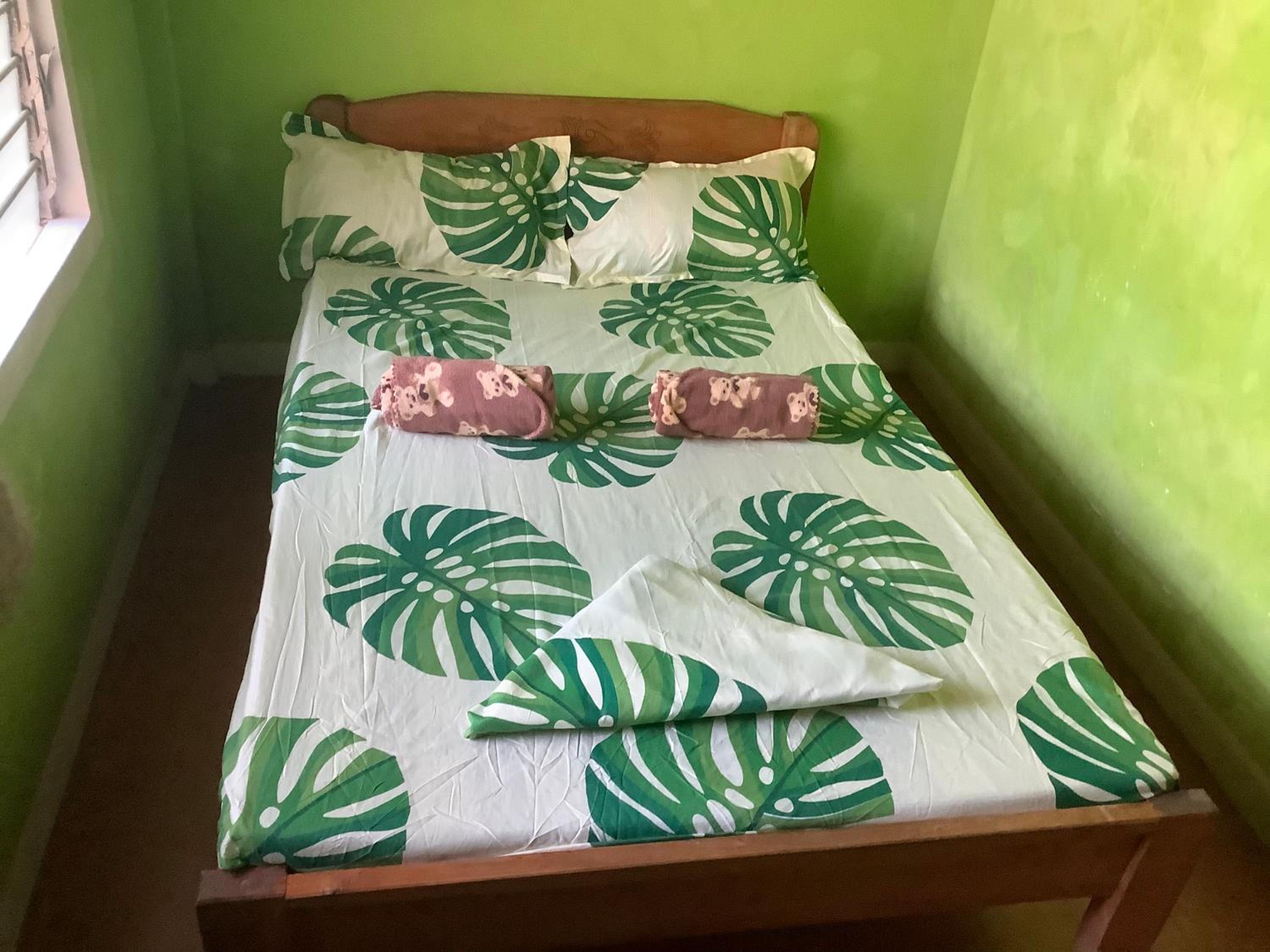Budget Twin Room - Photo 6