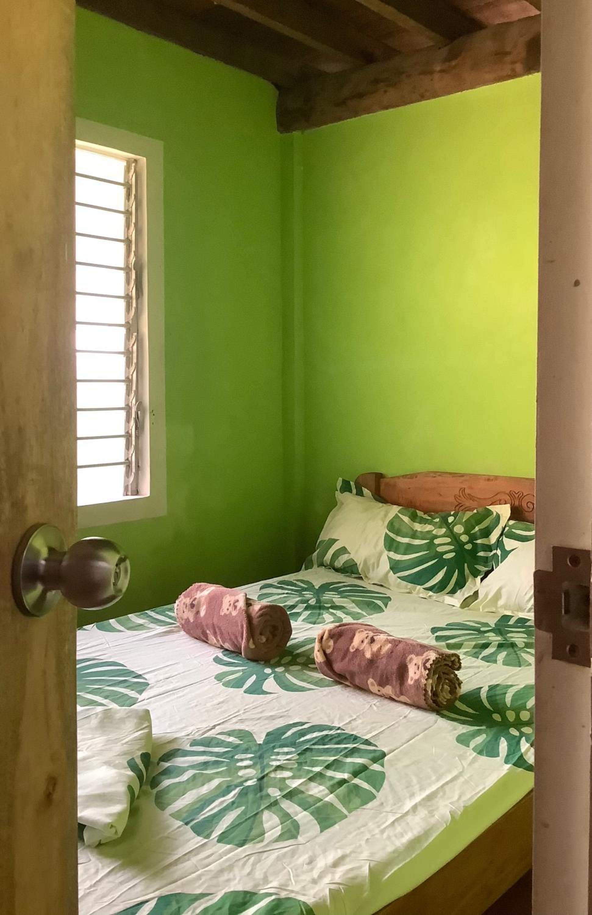 Budget Twin Room - Photo 2