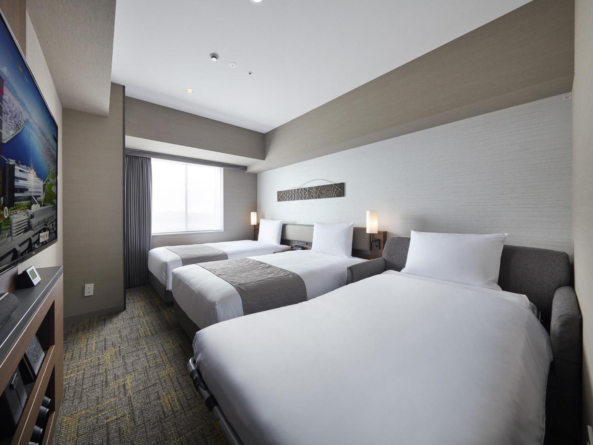 Superior Twin Room with Extra Bed - Non-Smoking - Photo 1