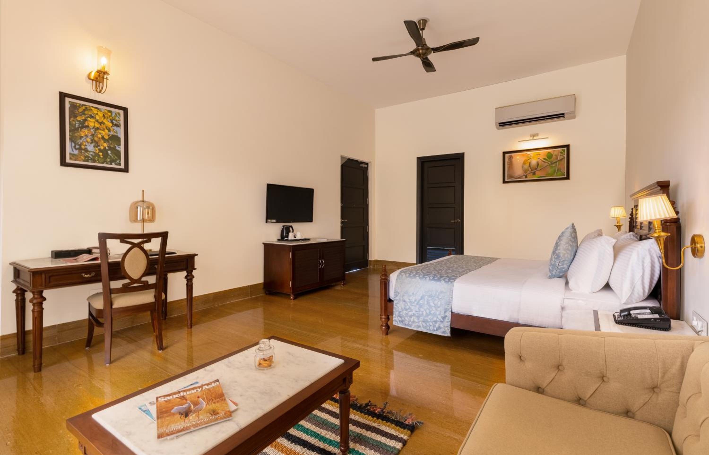 Suite with Private Pool - Photo 11