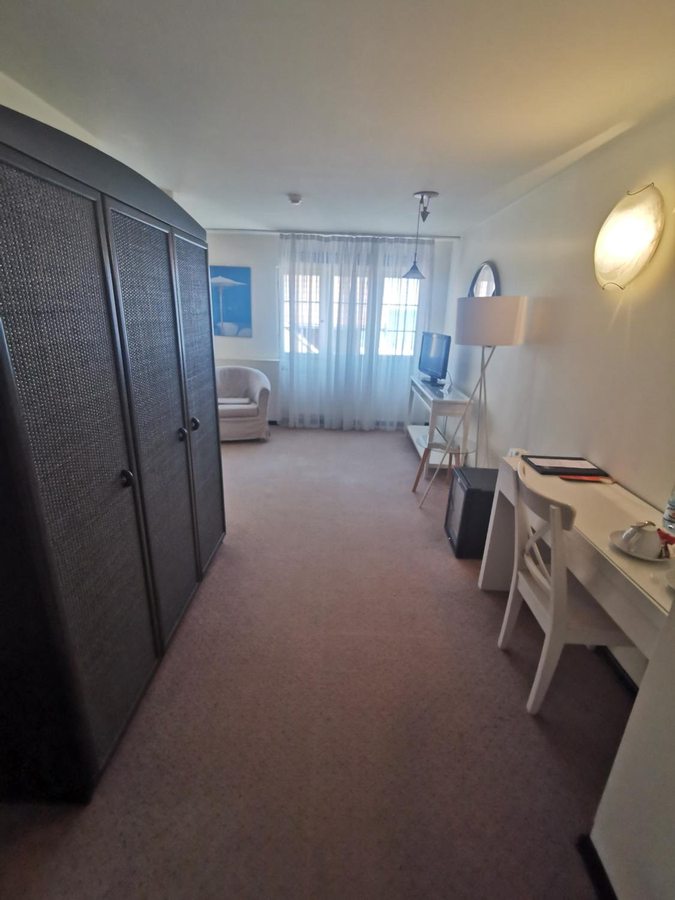 Deluxe Room (2 Adults + 1 Child) photo 1