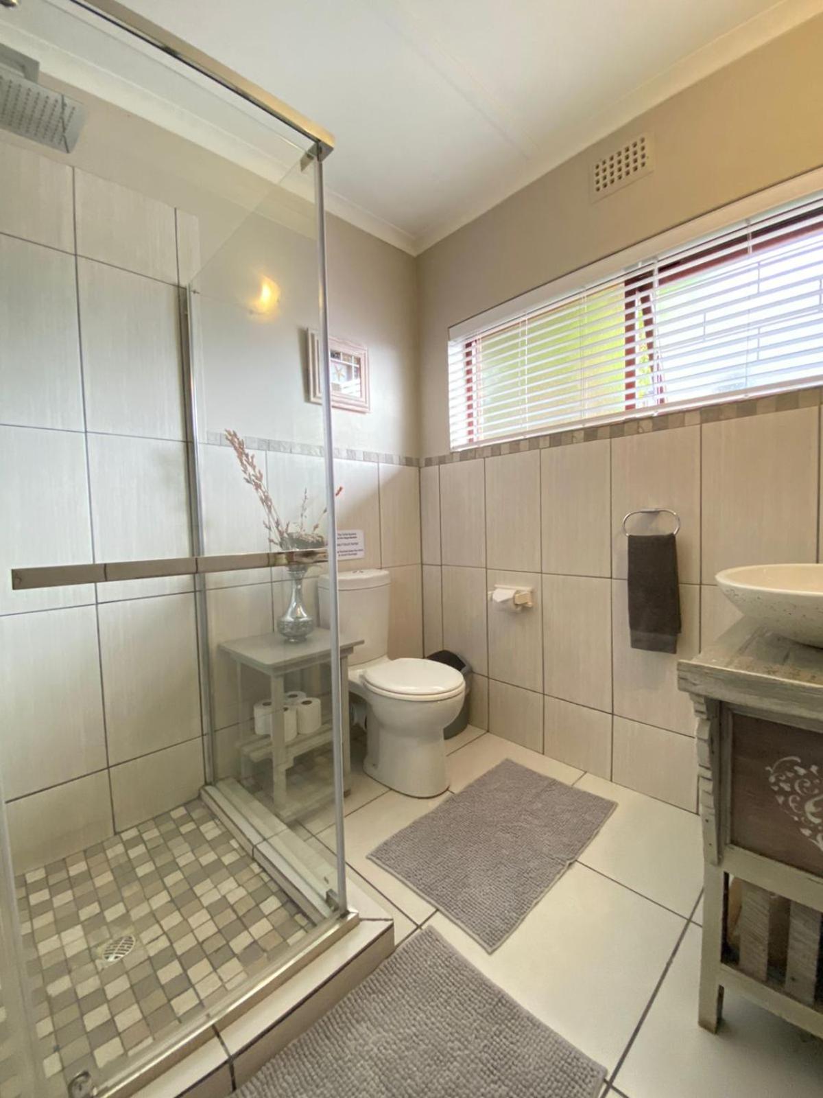 Three-Bedroom House - Sea Front - Photo 3