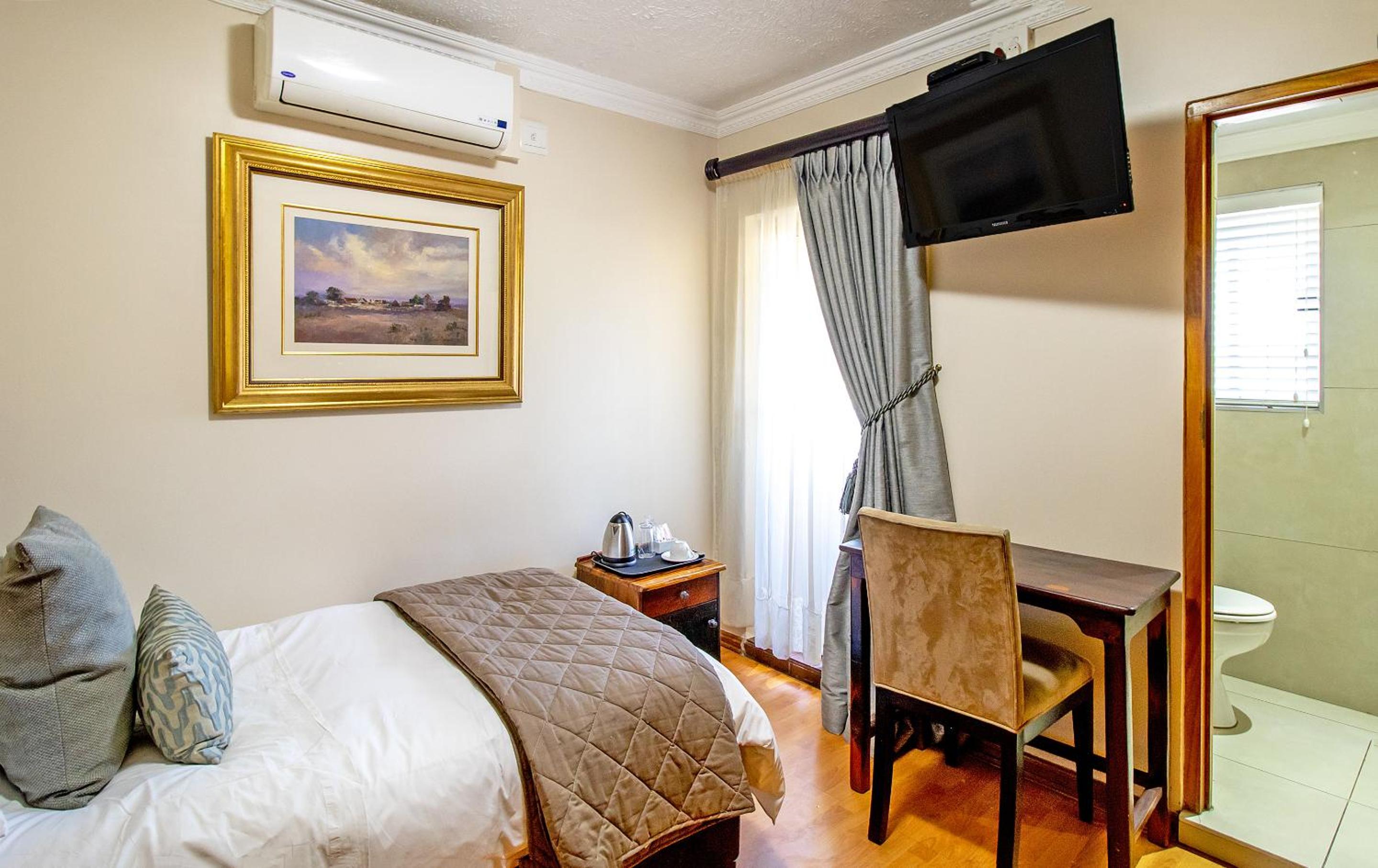 Standard Single Room photo 3