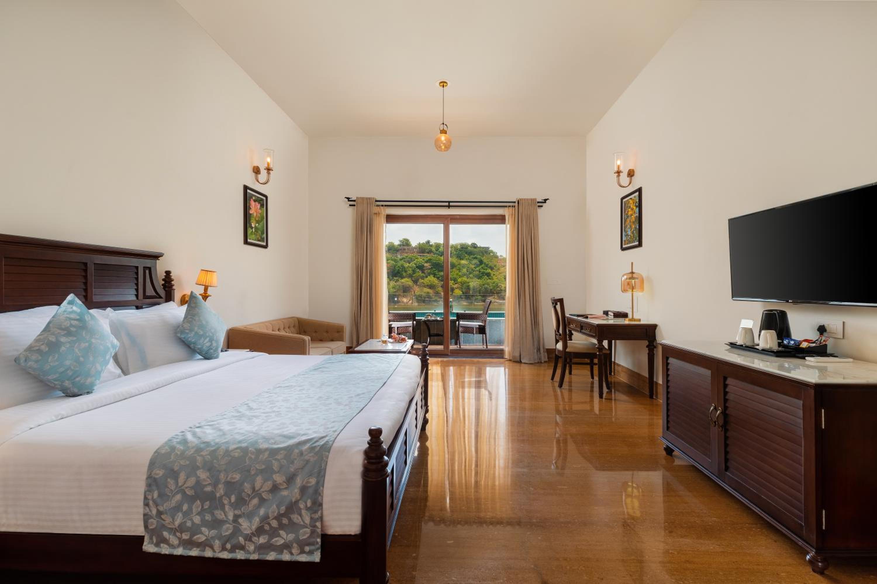 Suite with Private Pool - Photo 5