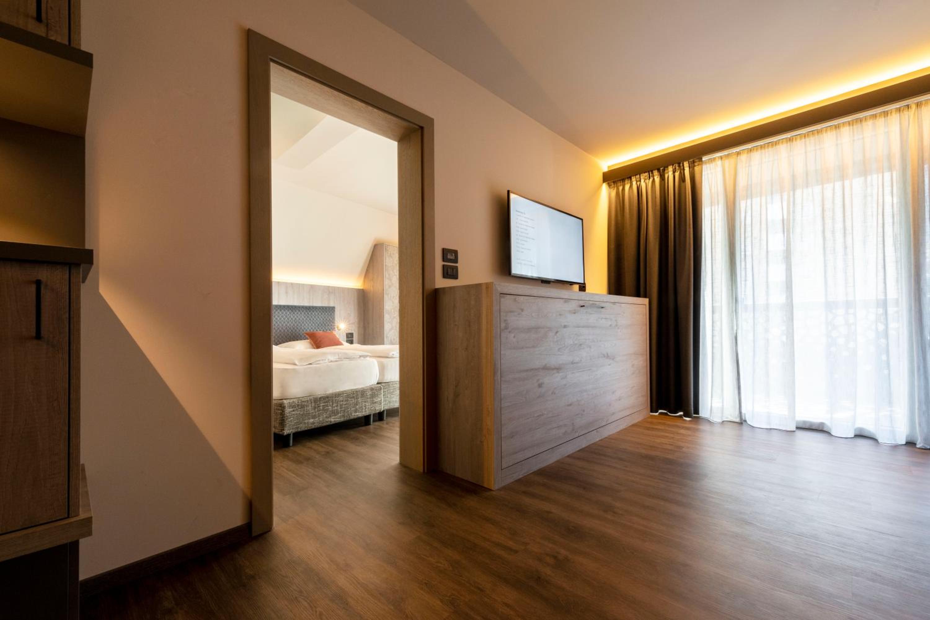 Deluxe Suite - Photo 1
