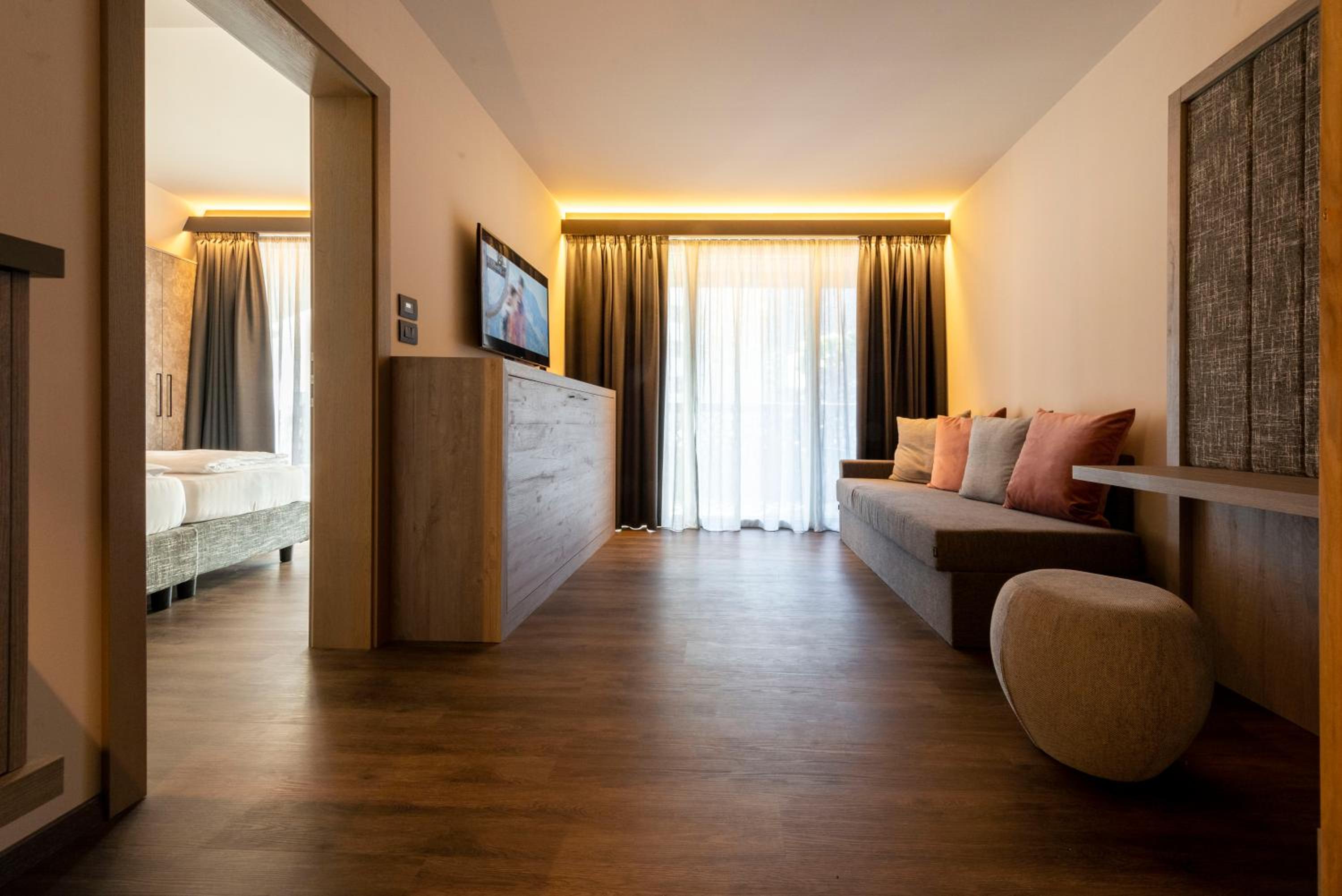 Deluxe Suite - Photo 2