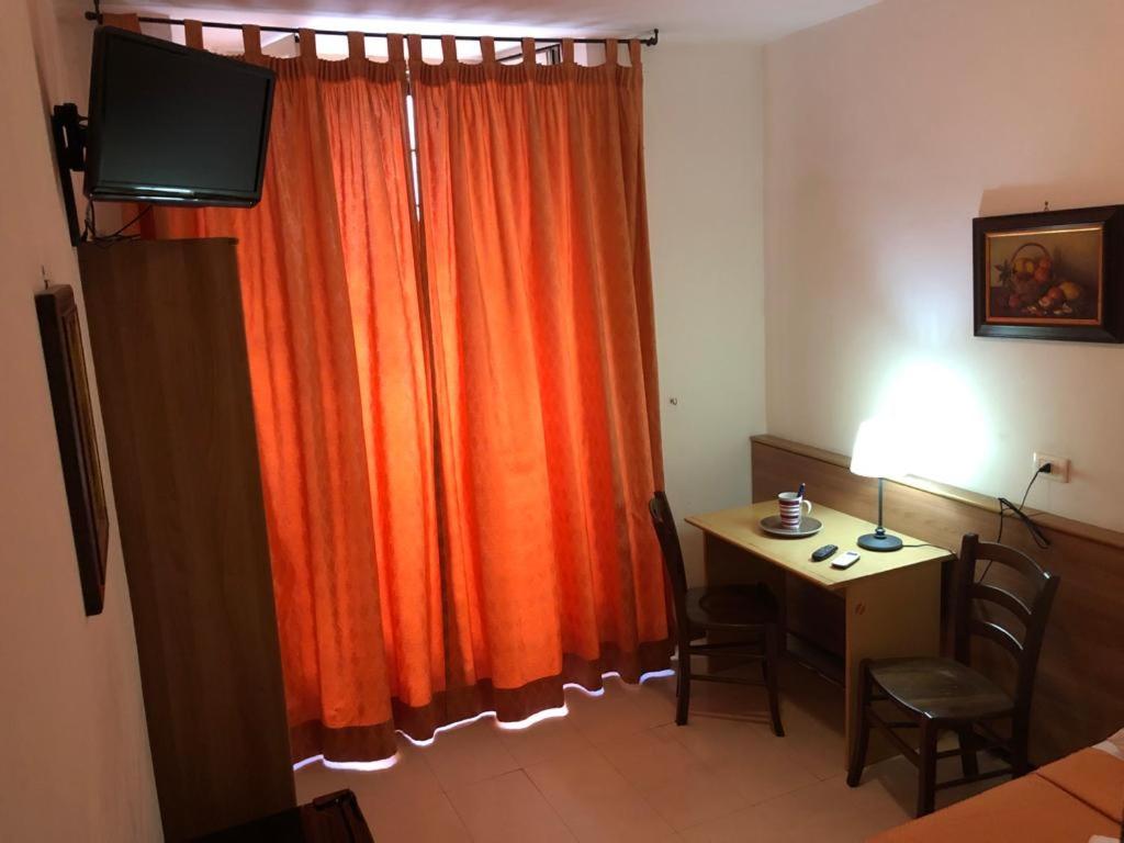 Single Room with Private External Bathroom