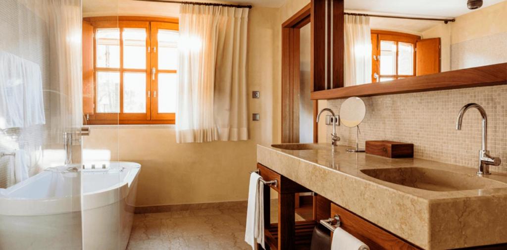 Superior Double Room with Terrace and Spa Access photo 2