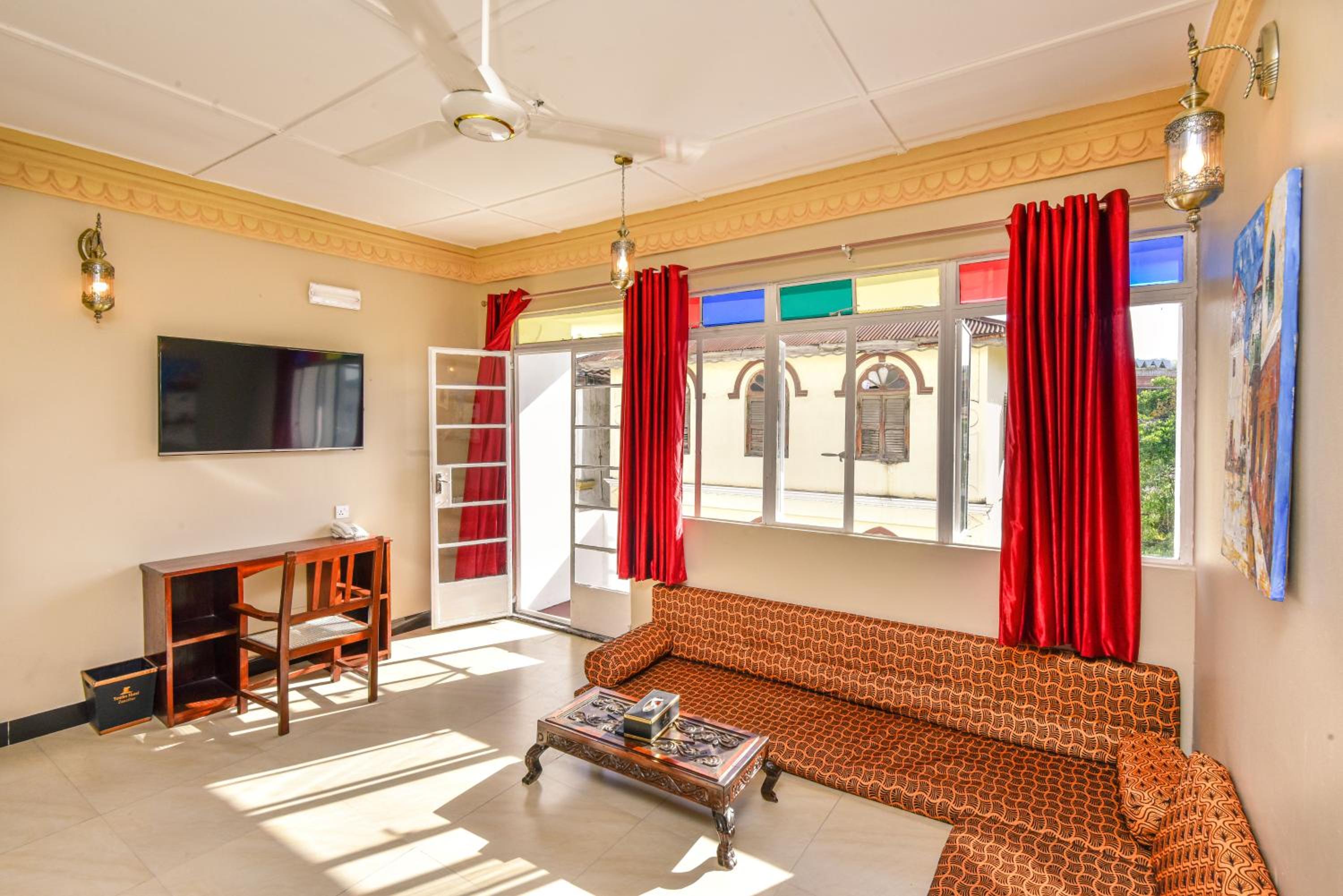 Freddie Mercury Apartments with Balcony & City View