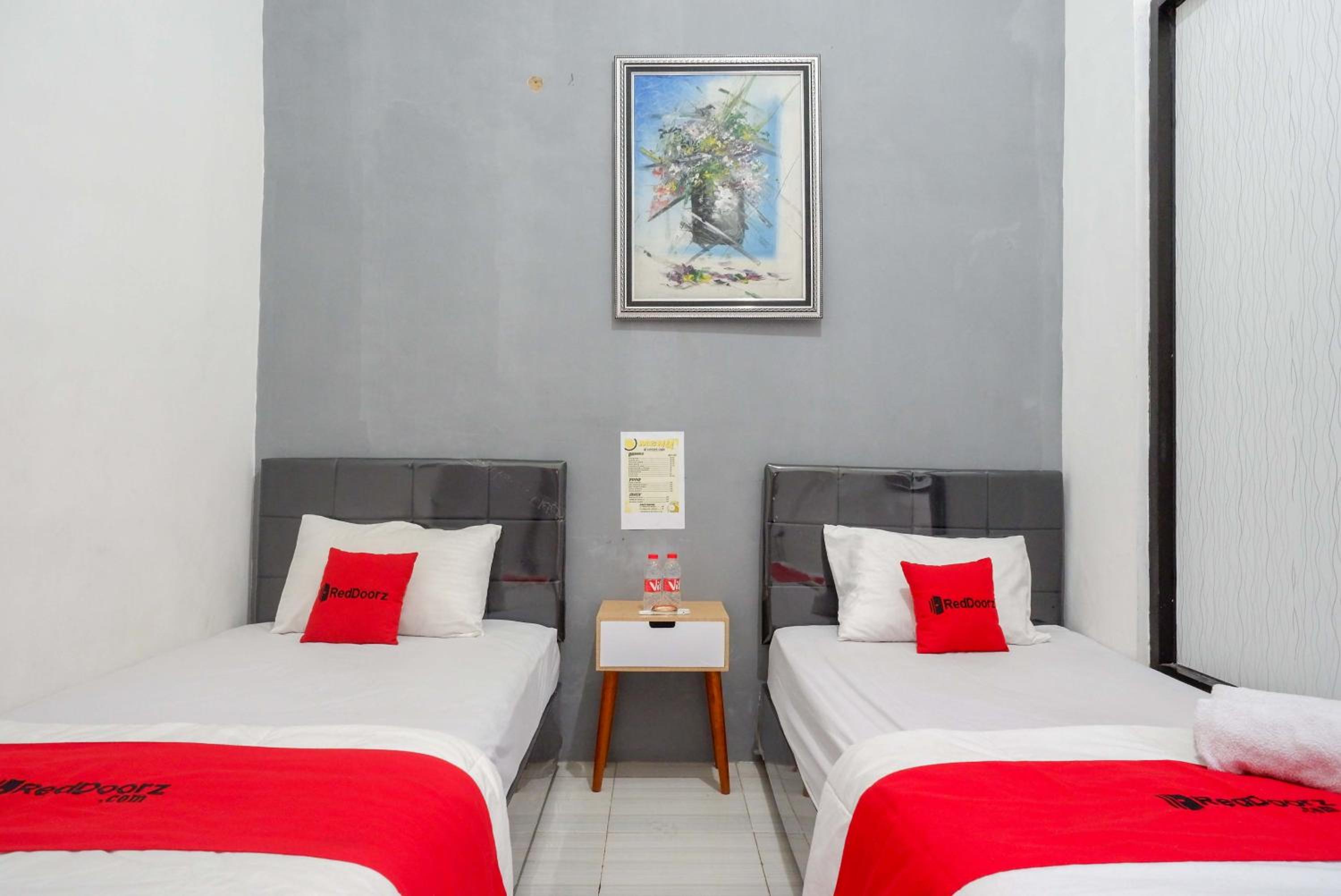Standard Twin Room - Photo 6