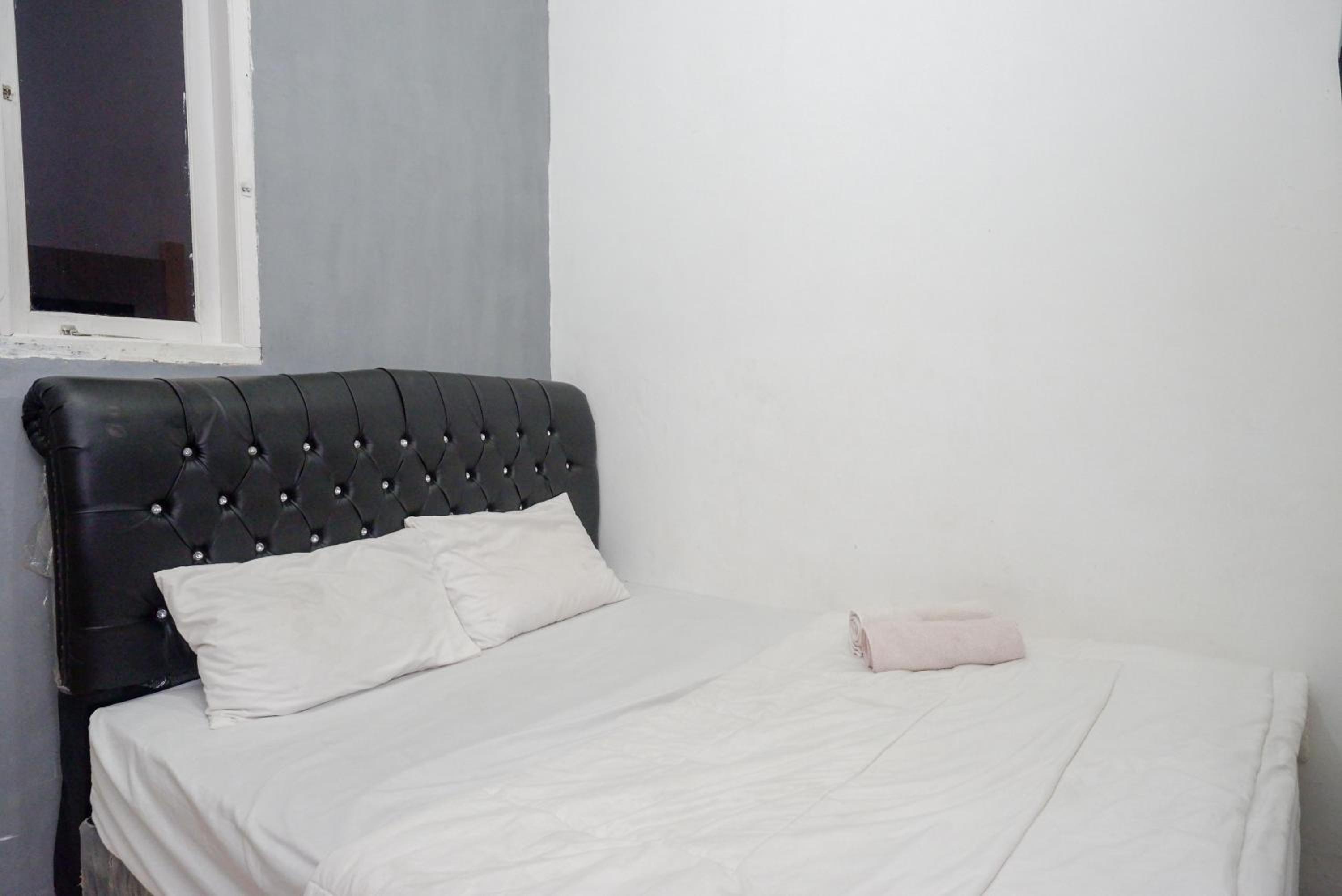Standard Double Room - Photo 9