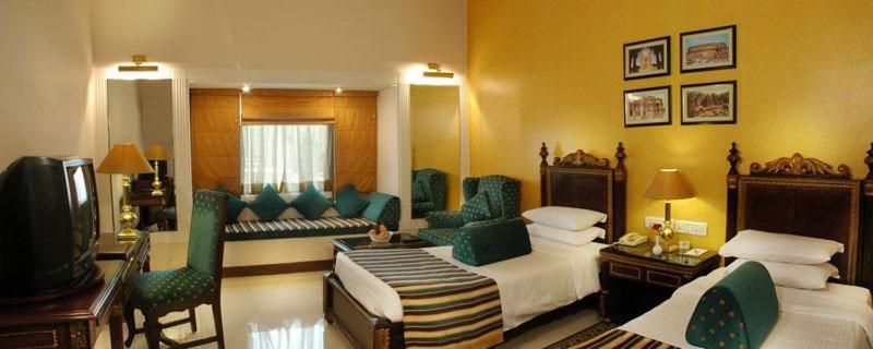 Royal Club Lake View Room photo 3