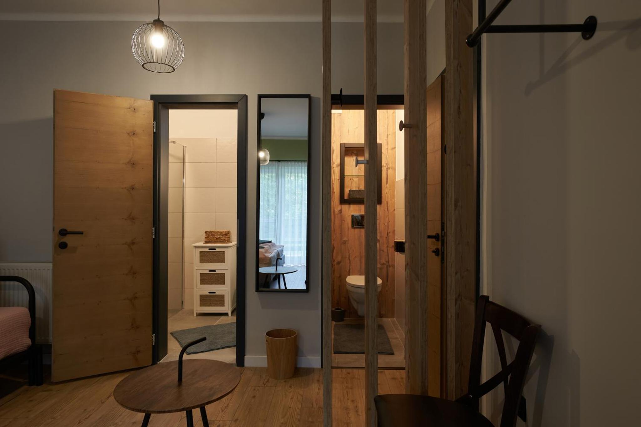 Double or Twin Room with Lake View - Photo 1