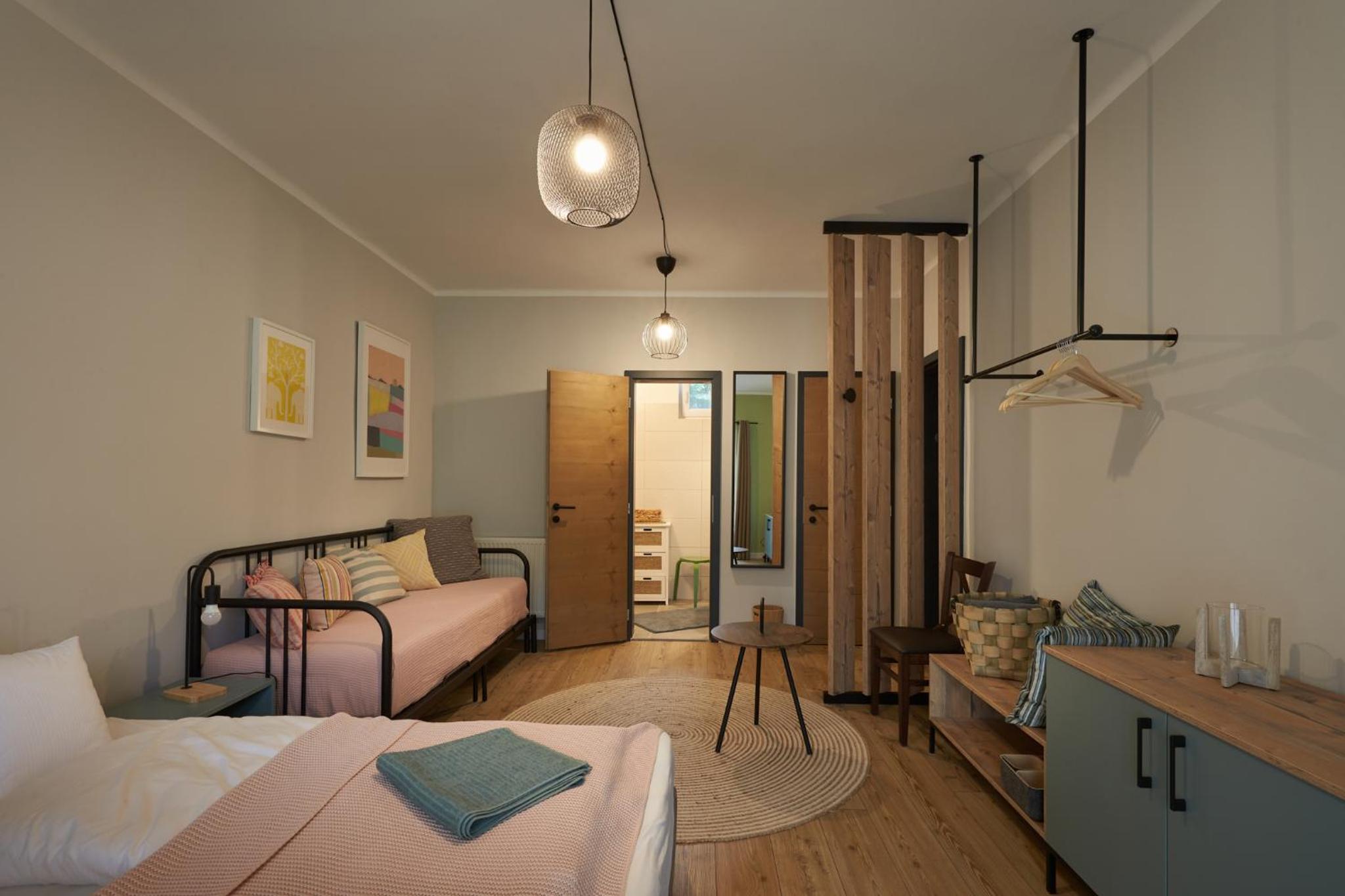 Double or Twin Room with Lake View - Photo 12
