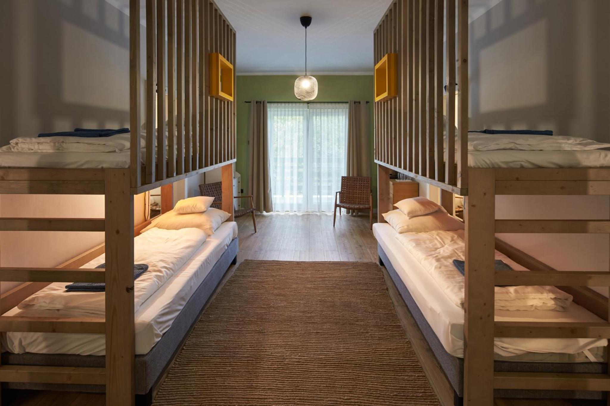 8-Bed Mixed Dormitory Room photo 2