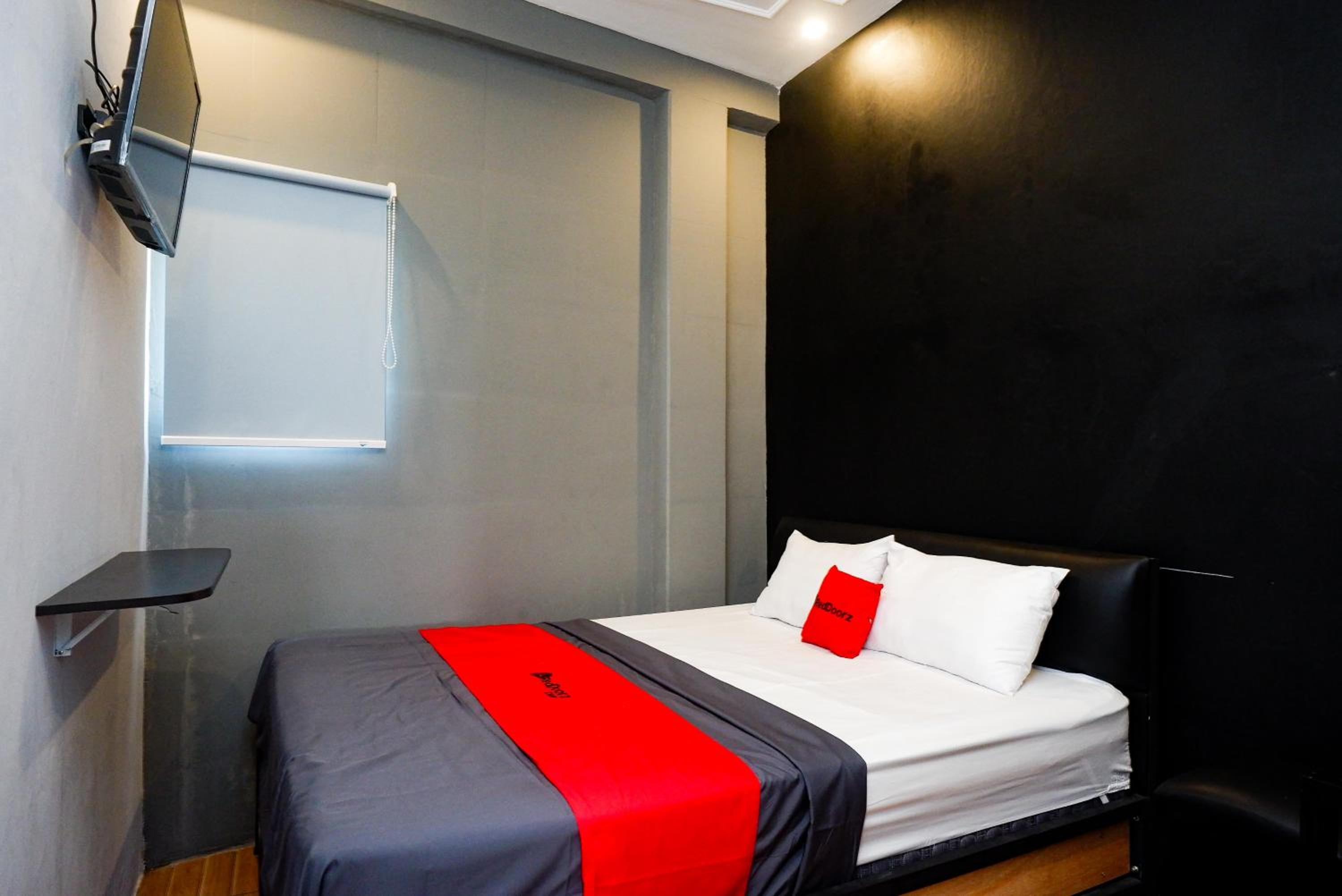 Standard Double Room - Photo 13