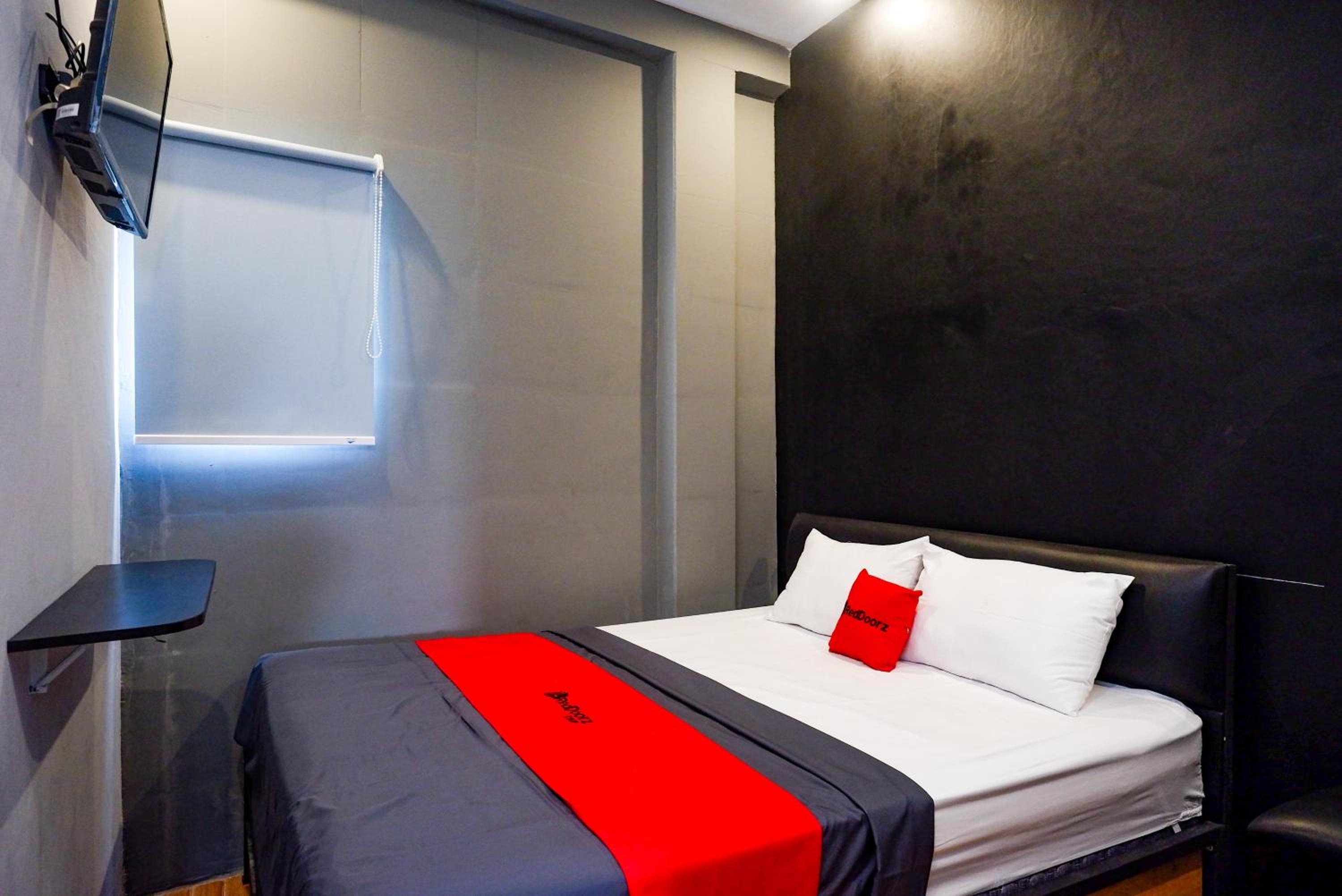 Standard Double Room - Photo 9