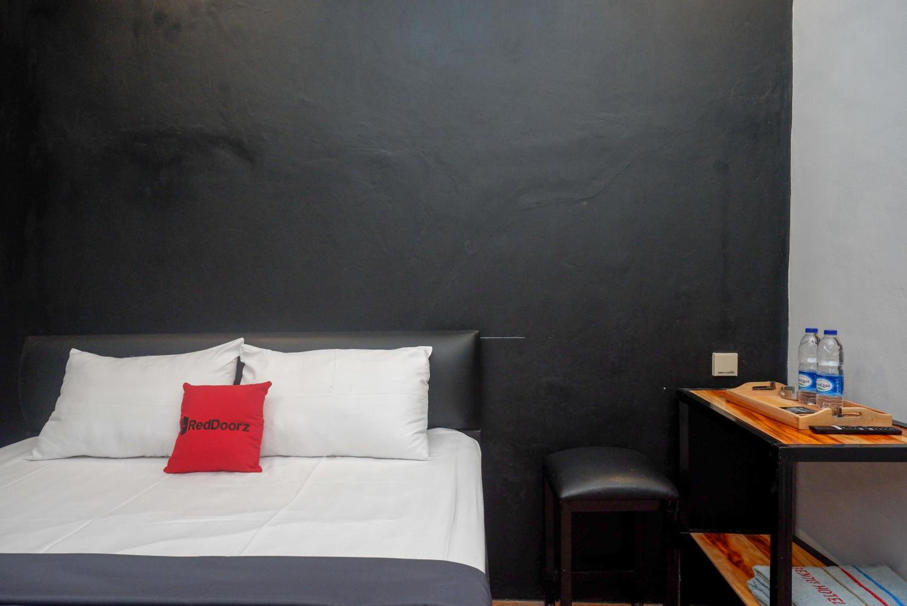 Standard Double Room - Photo 5