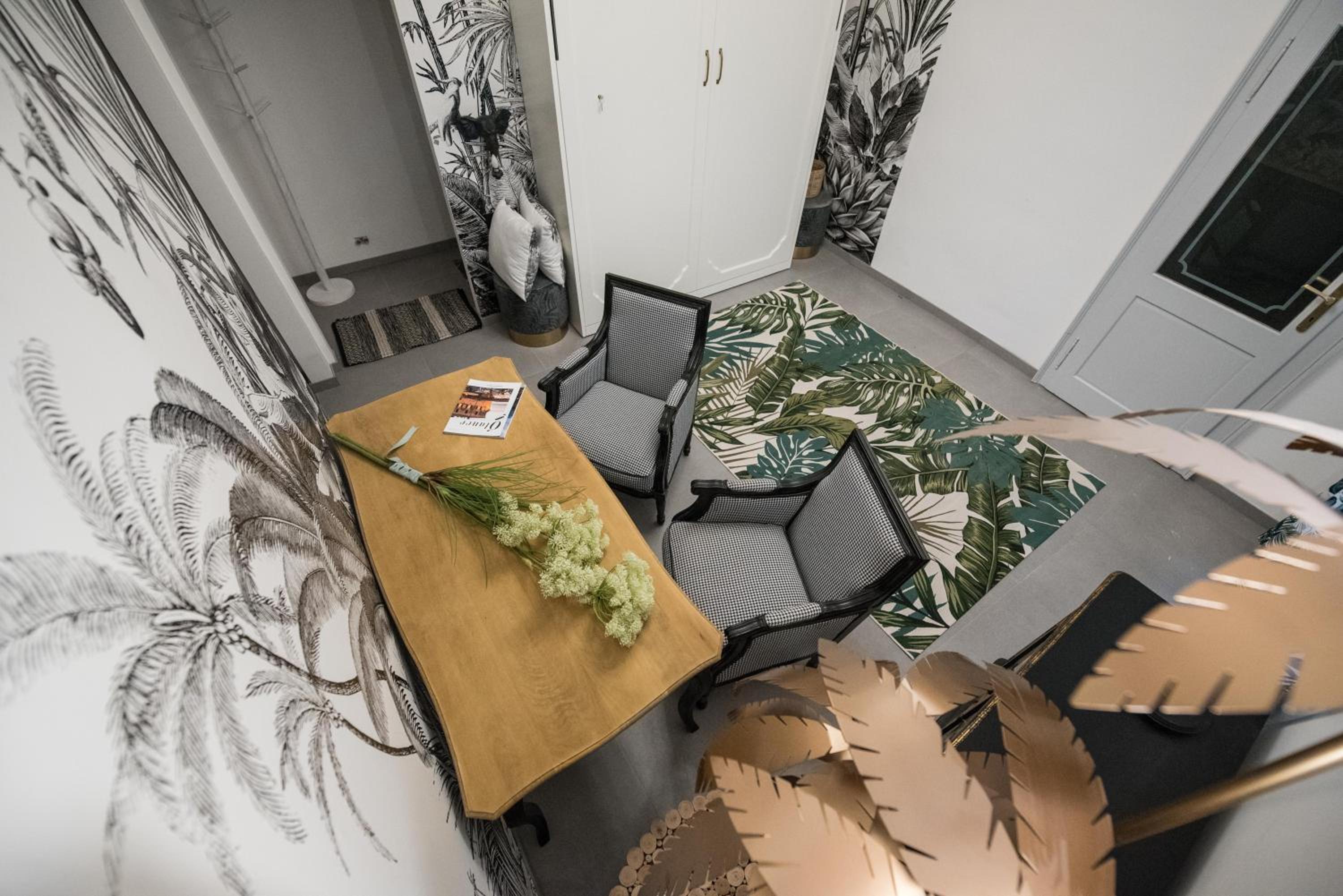 Studio Apartment - Photo 2