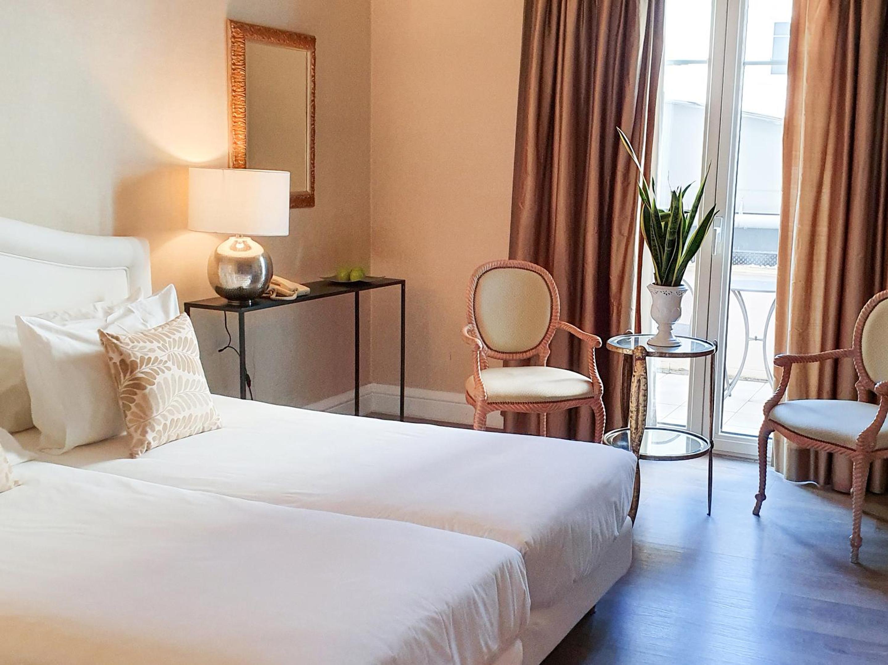 Superior Guestroom with Pool View - Photo 1