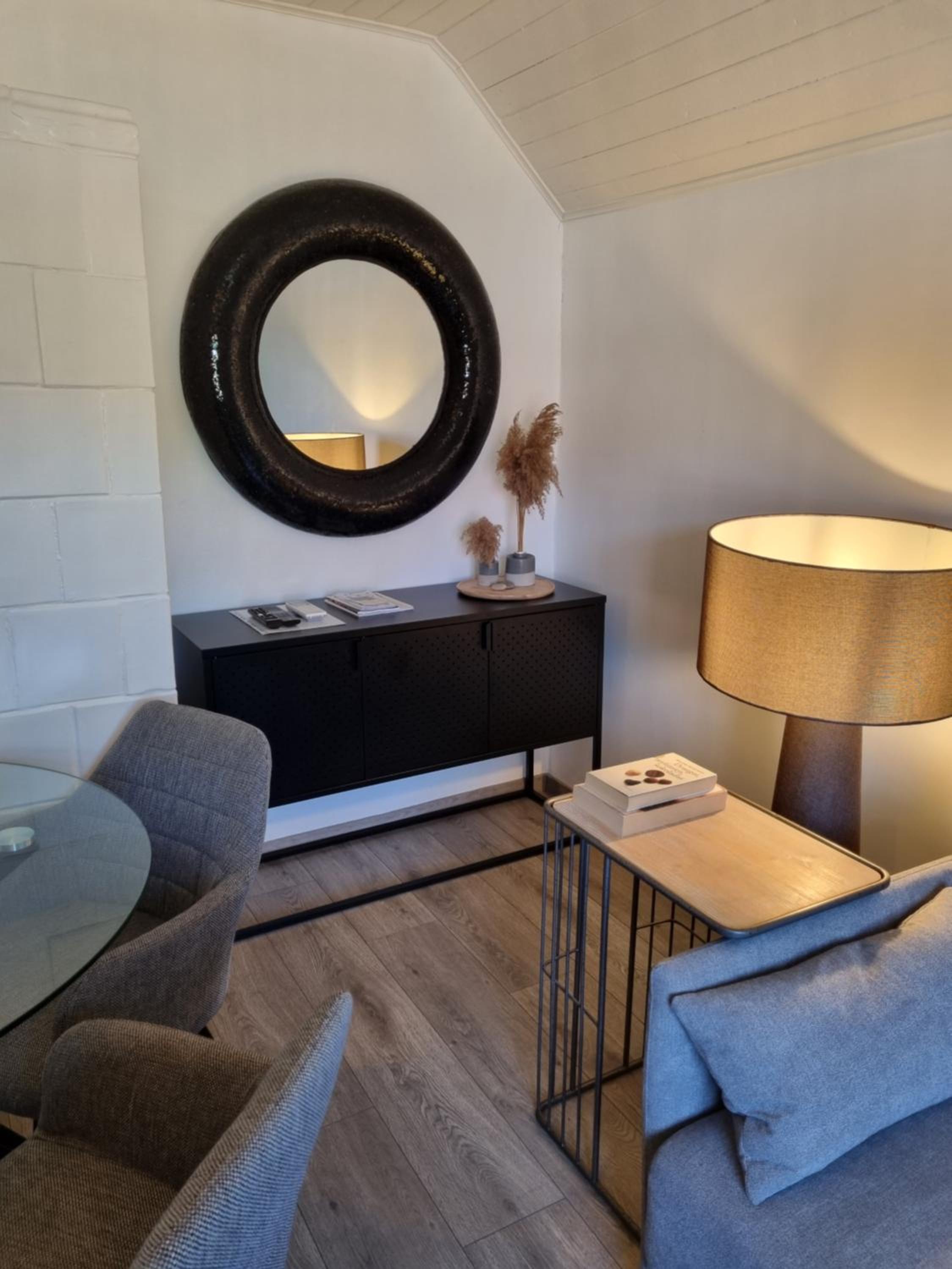 One-Bedroom Apartment - Photo 27