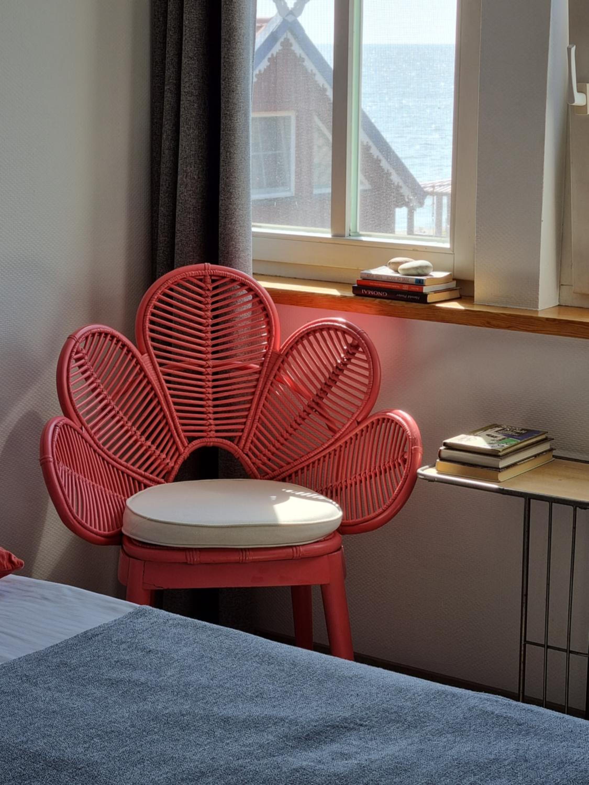 One-Bedroom Apartment - Photo 1