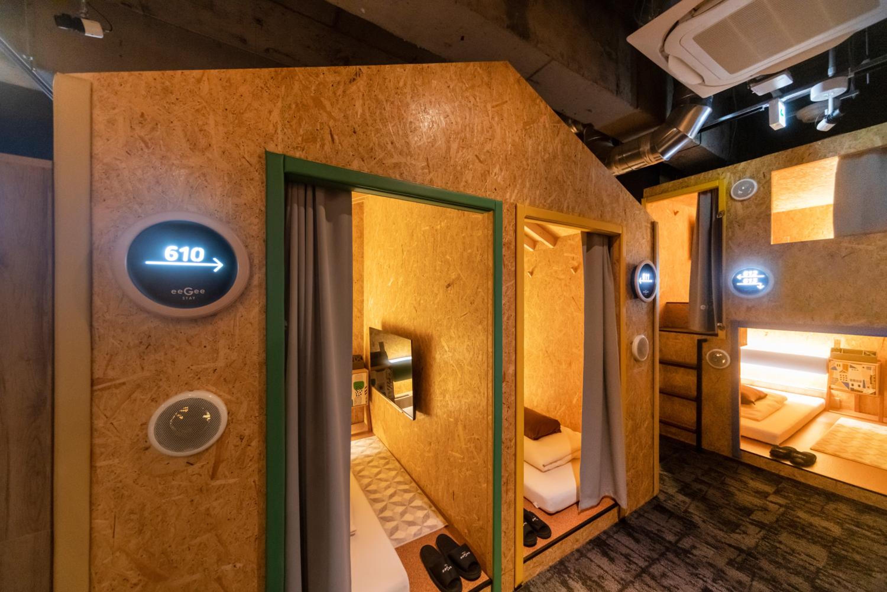 Standard Capsule Room for Male photo 3