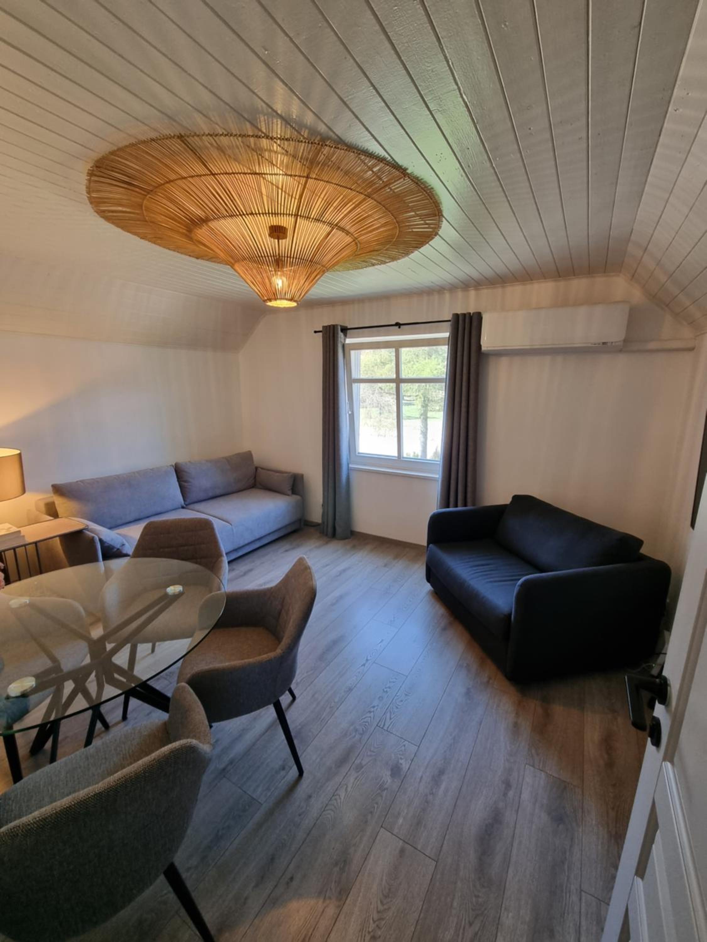 One-Bedroom Apartment - Photo 39