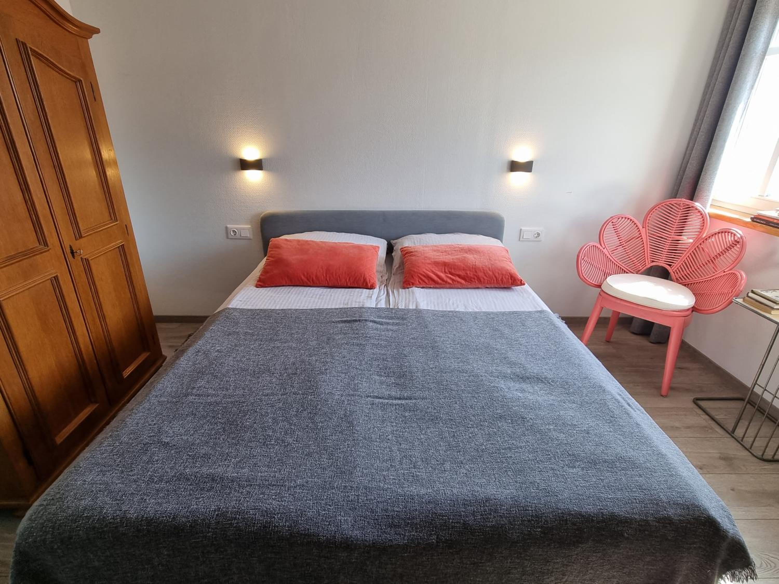One-Bedroom Apartment - Photo 40
