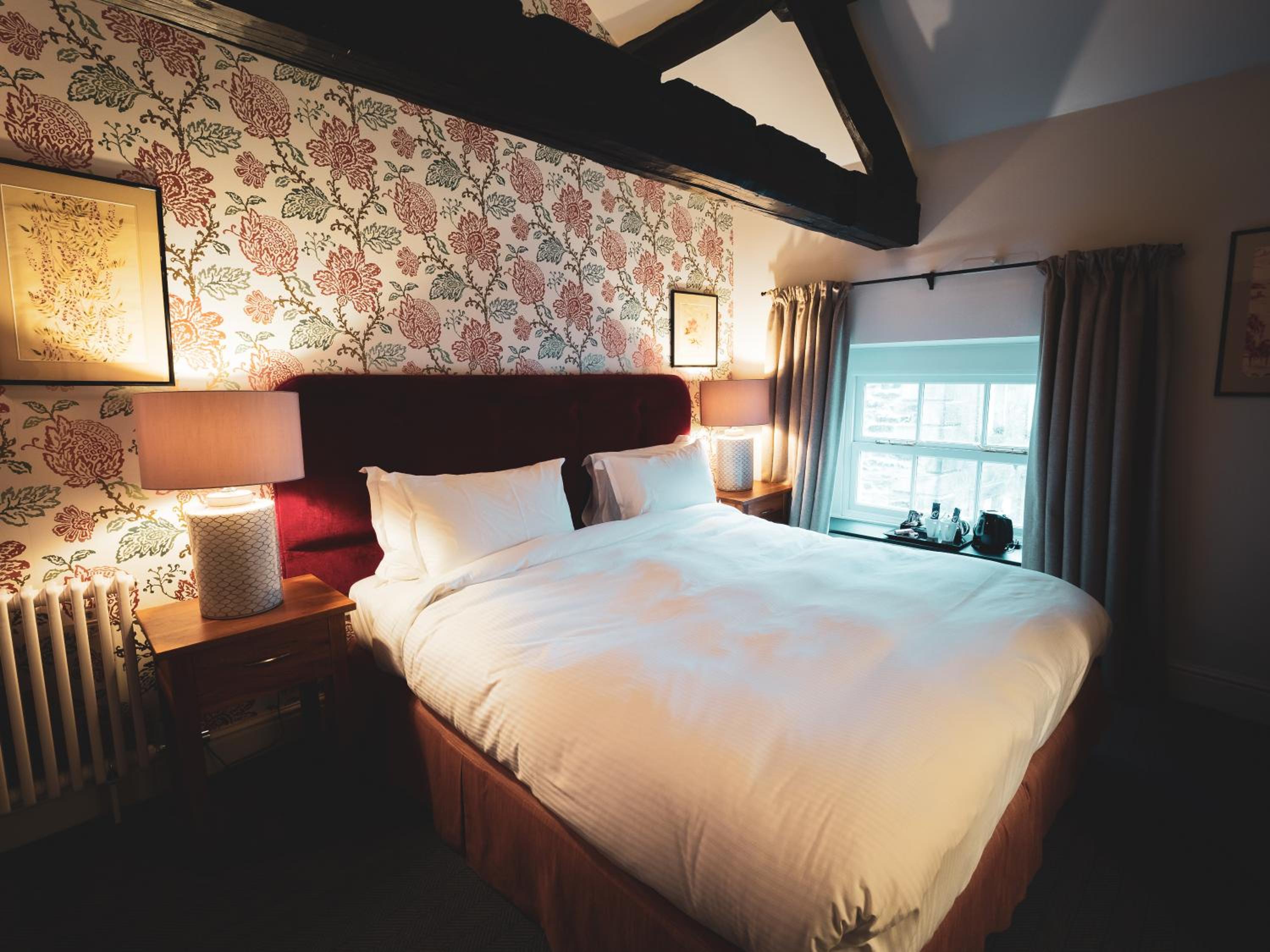 Superior King Room - Photo 3