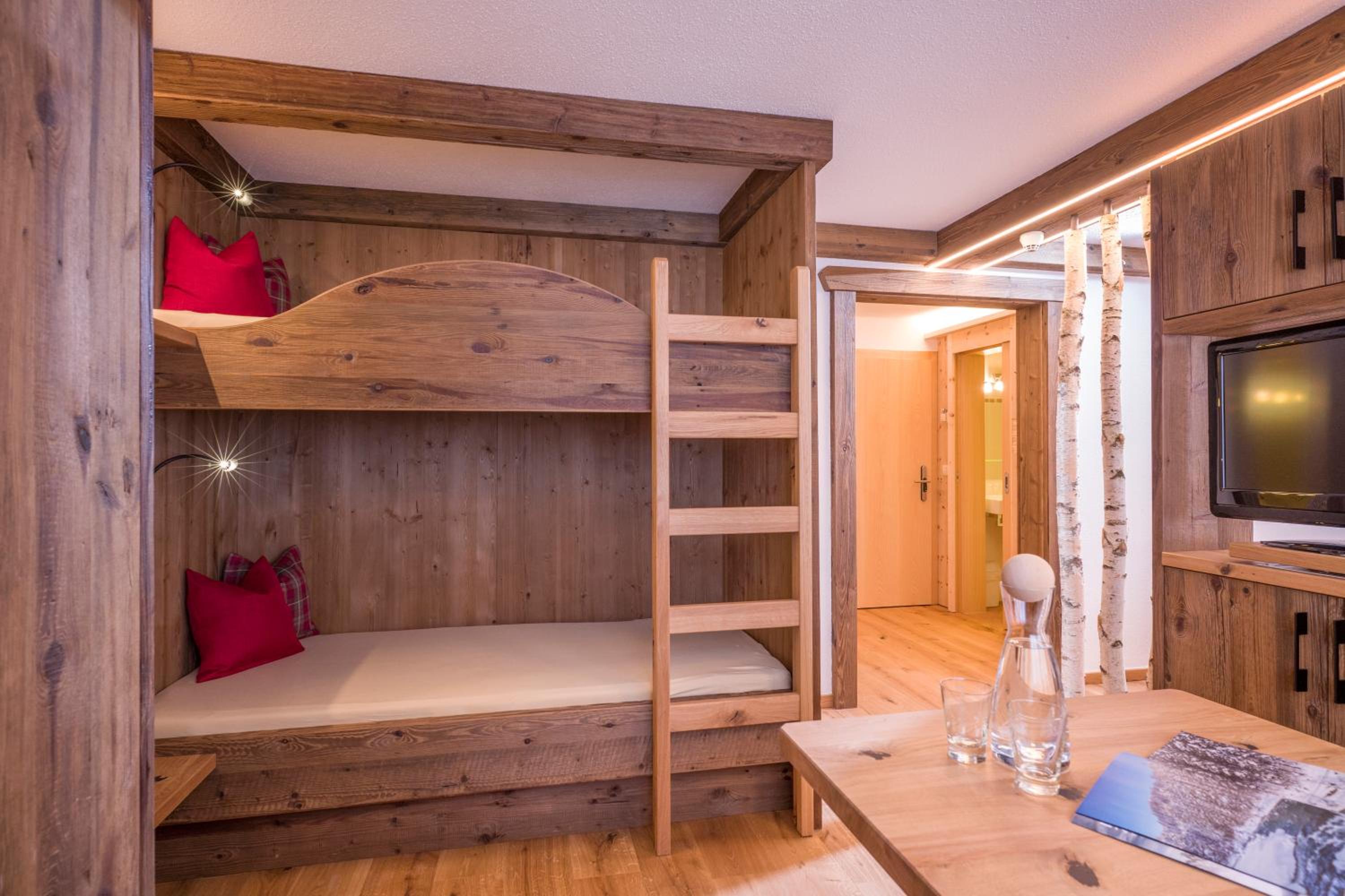 Deluxe Junior Suite - Photo 1