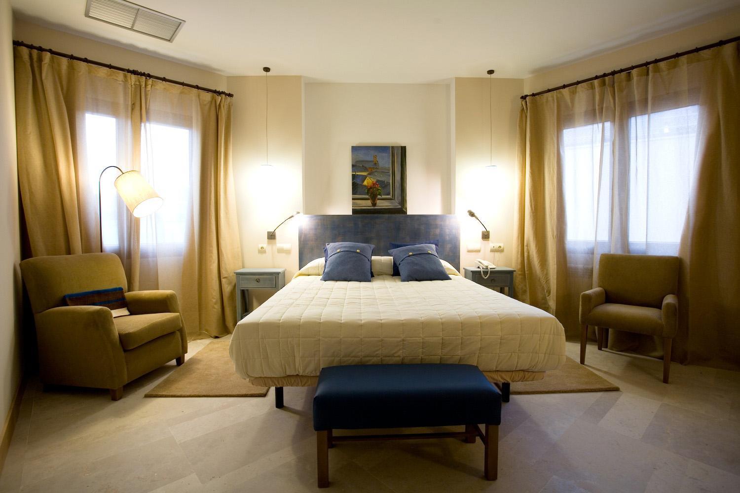 Double Room - Photo 6