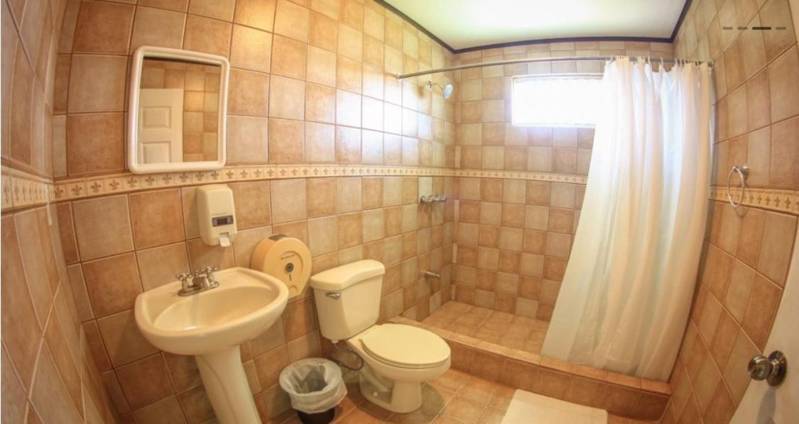 Twin Room With Private Bathroom photo 2