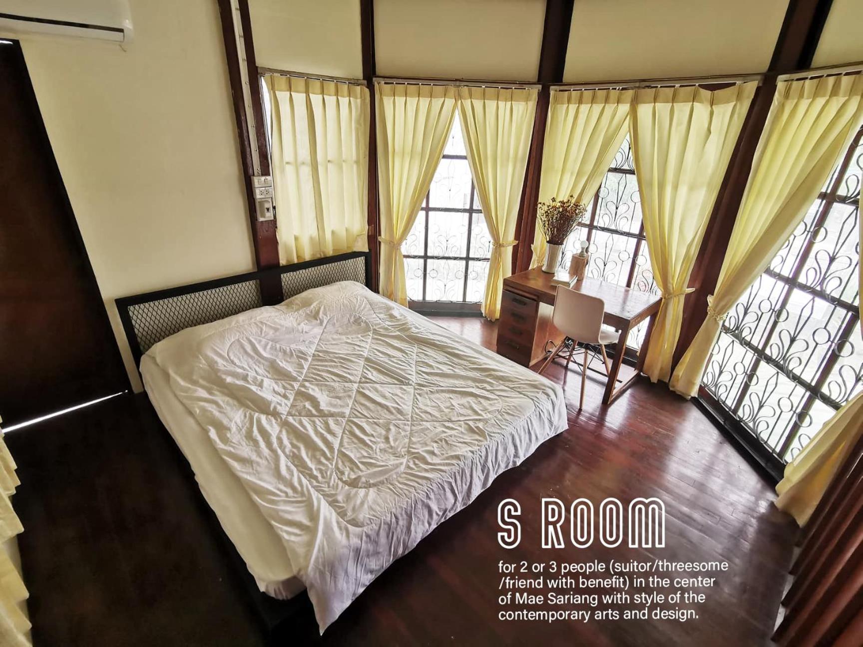 Deluxe Room (2 Adults + 1 Child) photo 1