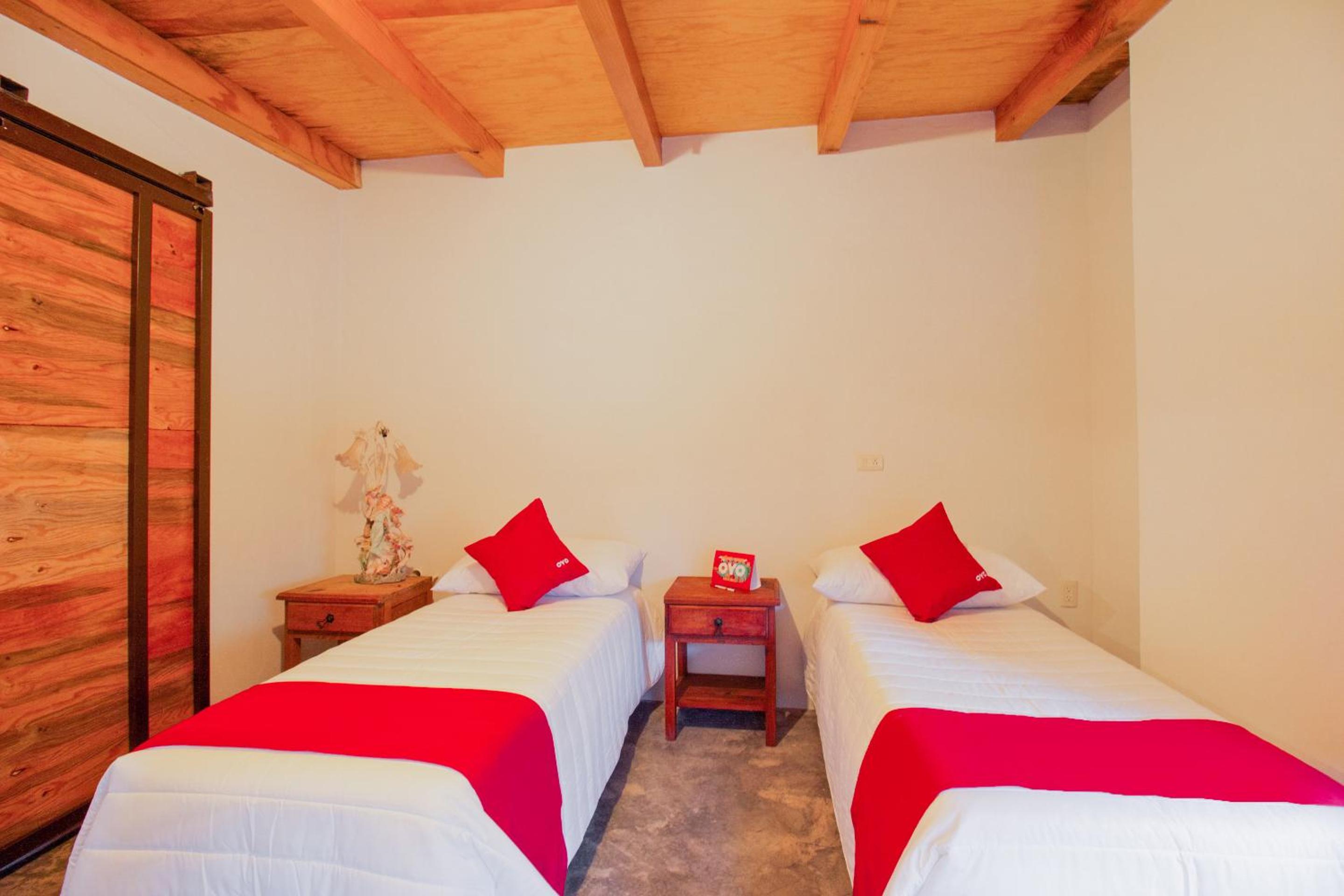 Standard Three beds - Photo 2