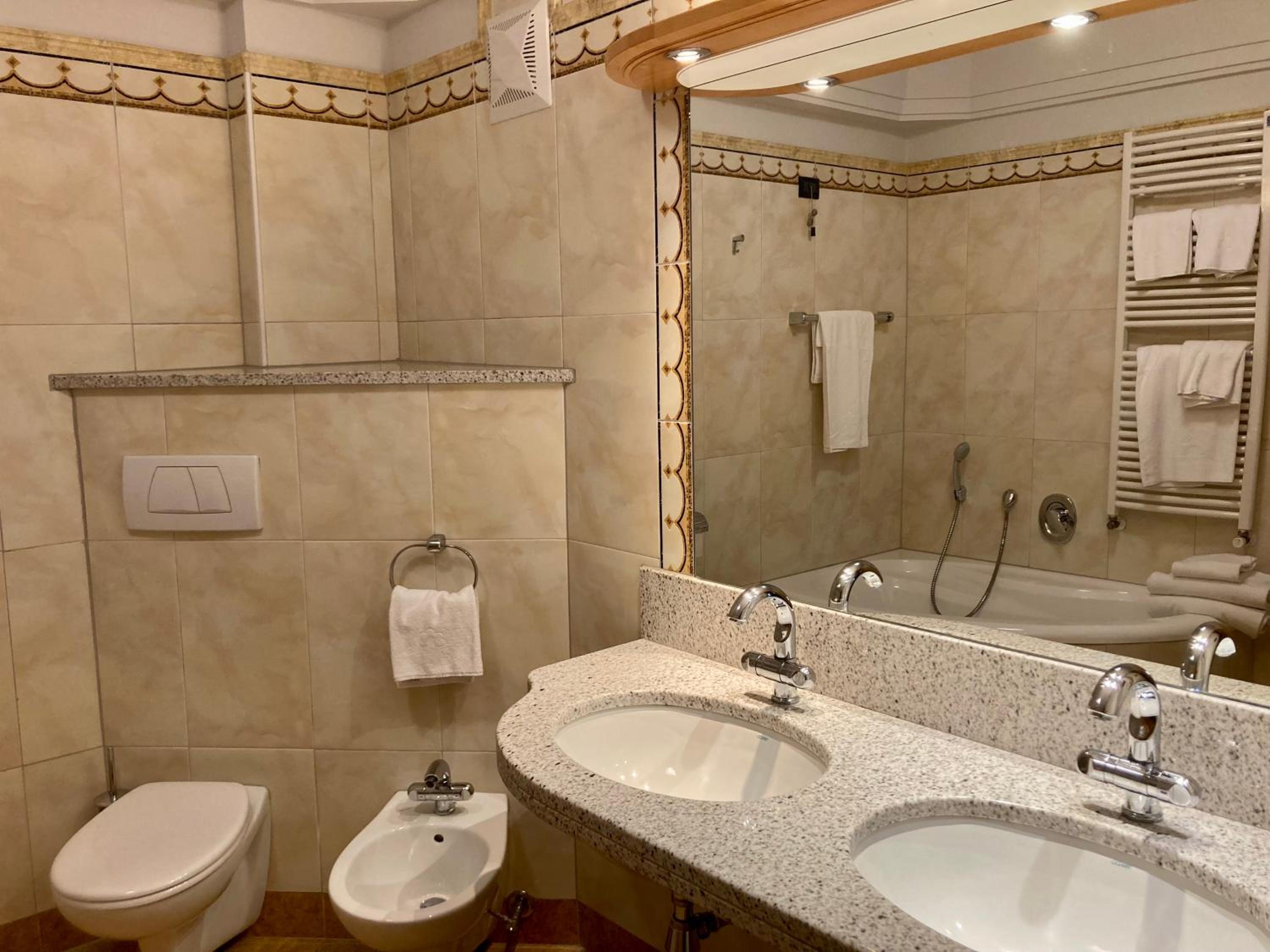 Large Classic Double Room - Photo 2